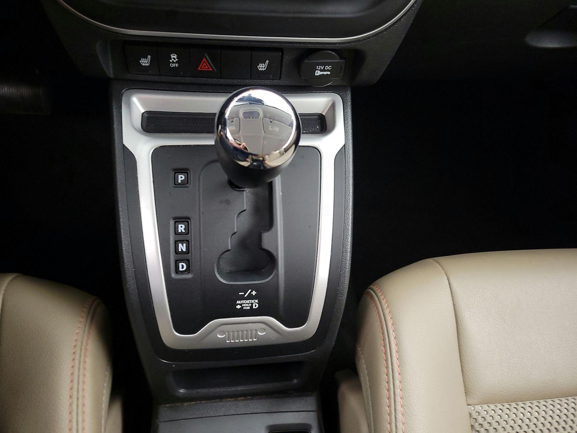 Thumbnail: 2015 Jeep Compass - 15