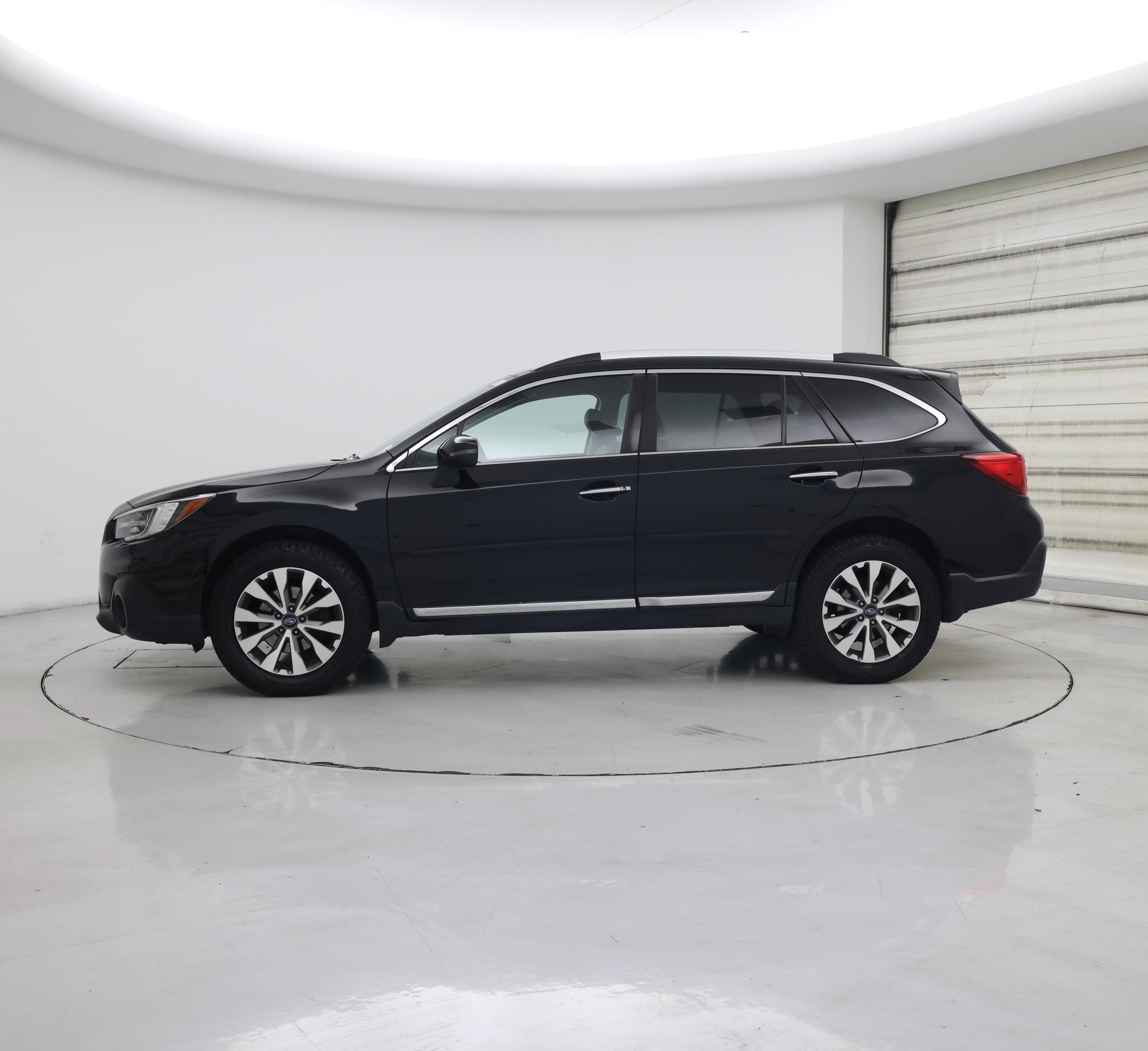 Thumbnail: 2018 Subaru Outback - 3