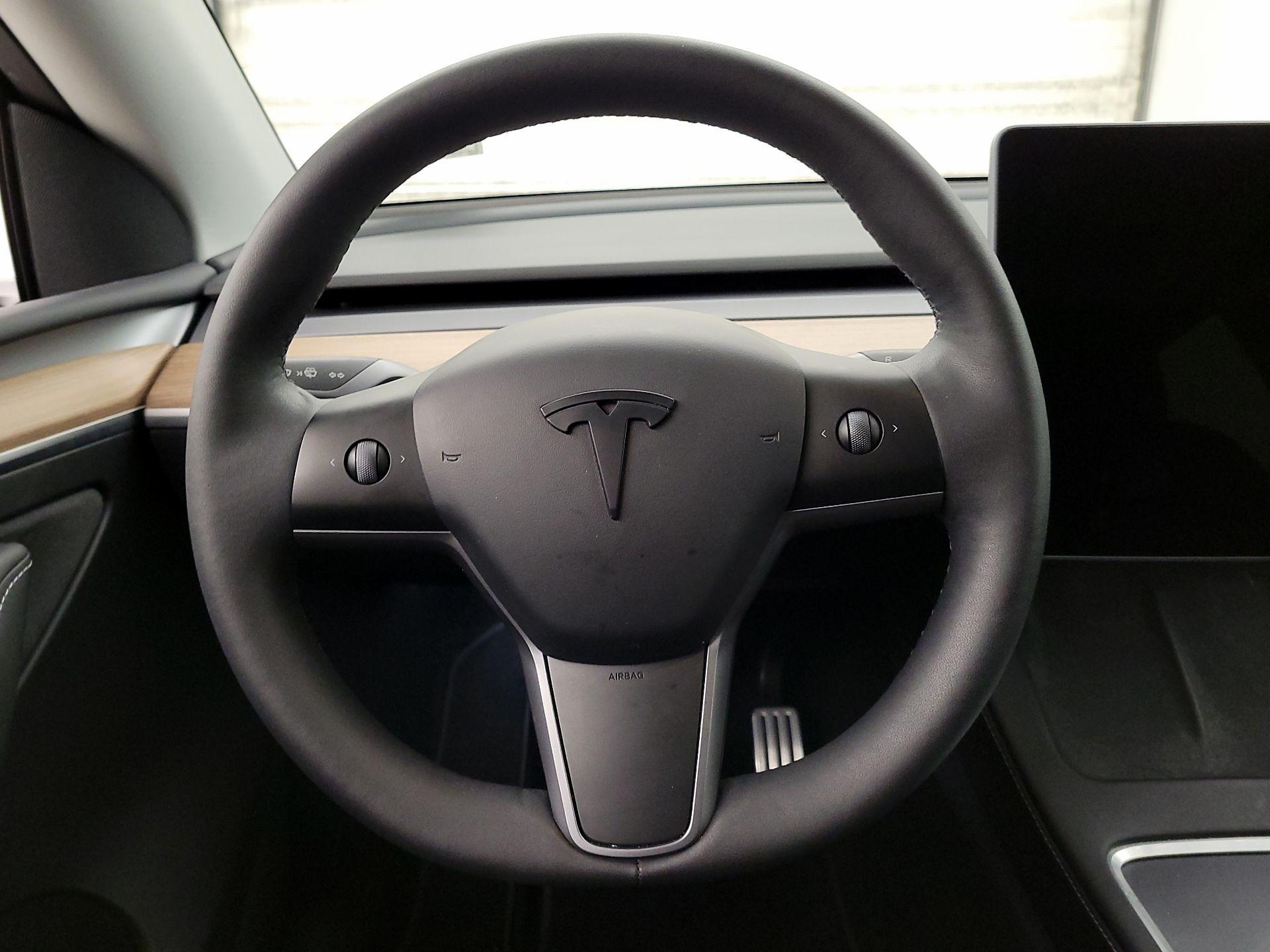 Thumbnail: 2023 Tesla Model Y - 10