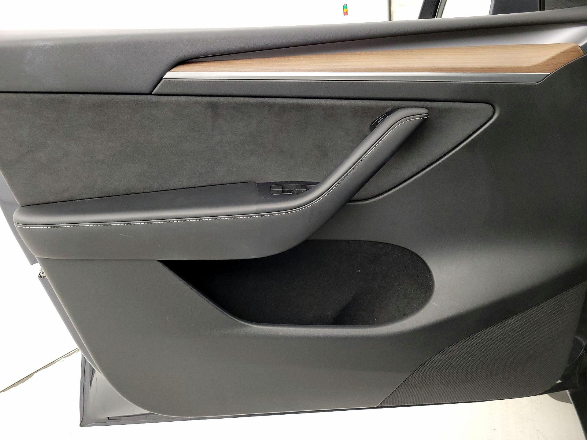 Thumbnail: 2023 Tesla Model Y - 12