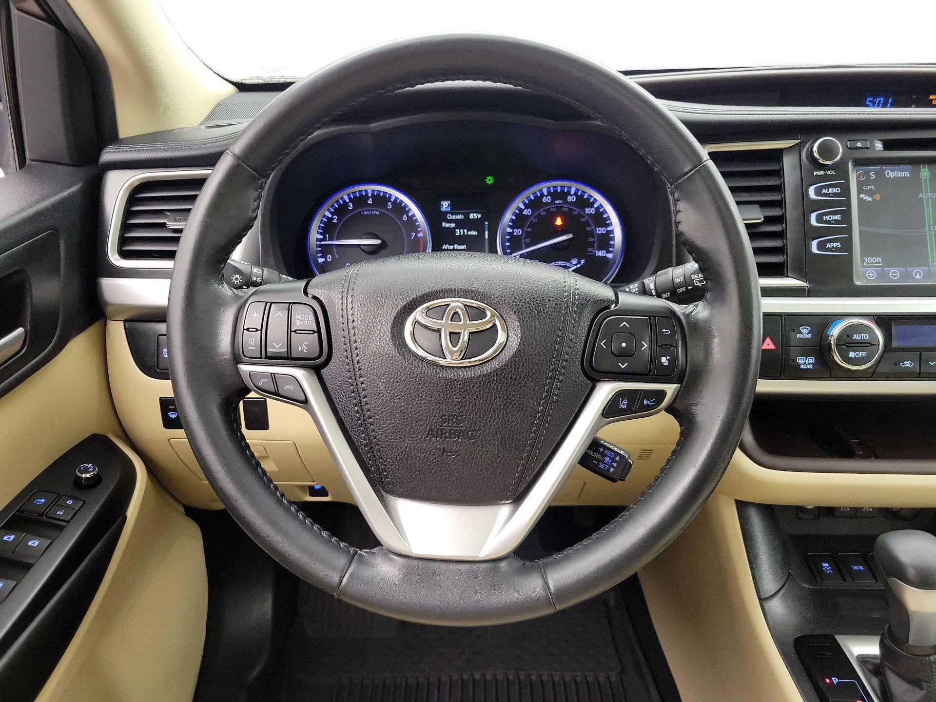 Thumbnail: 2019 Toyota Highlander - 10