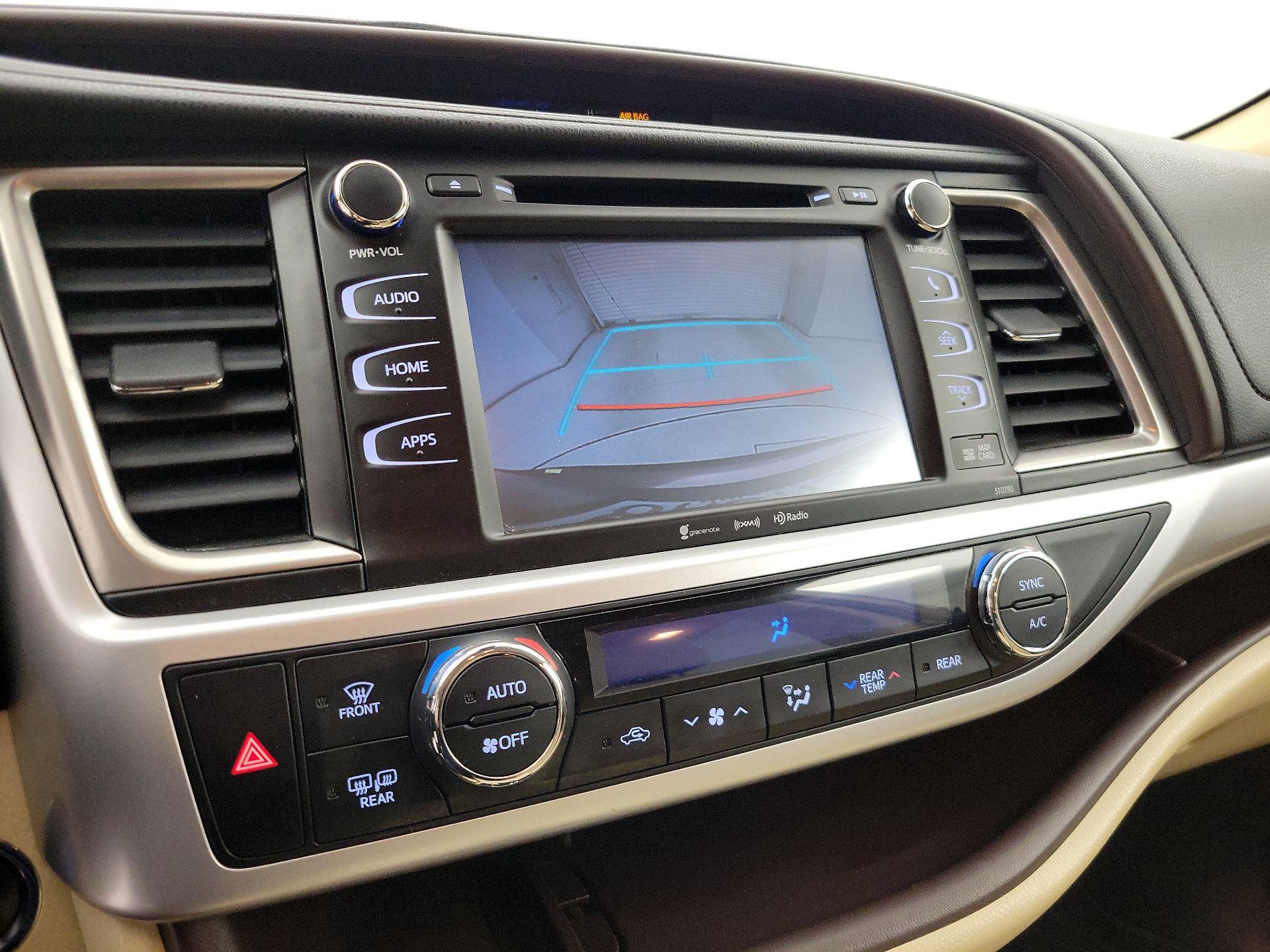 Thumbnail: 2019 Toyota Highlander - 15