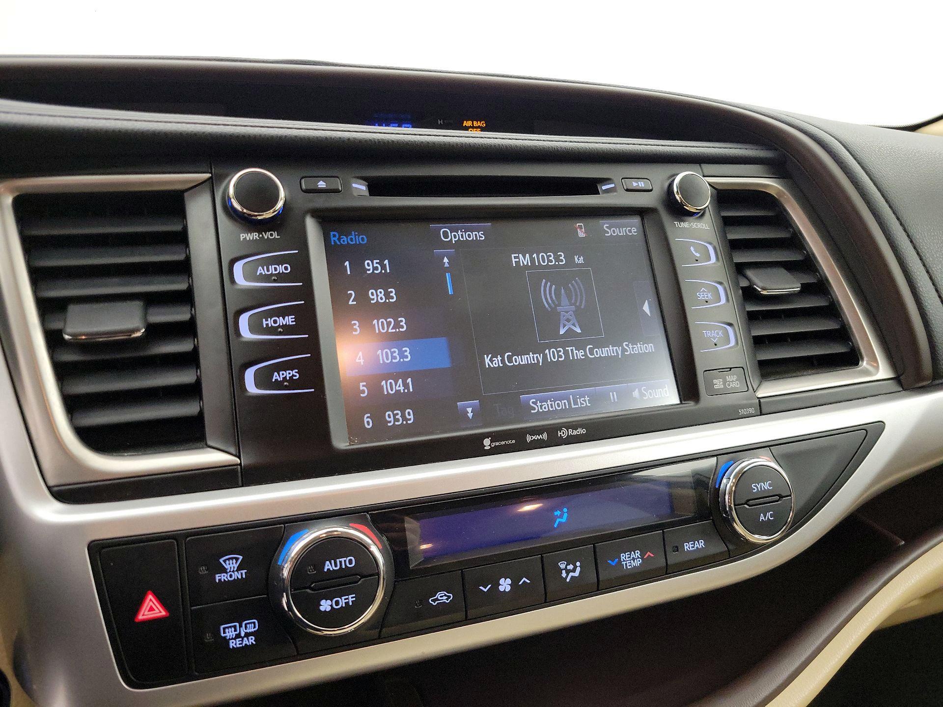 Thumbnail: 2019 Toyota Highlander - 16