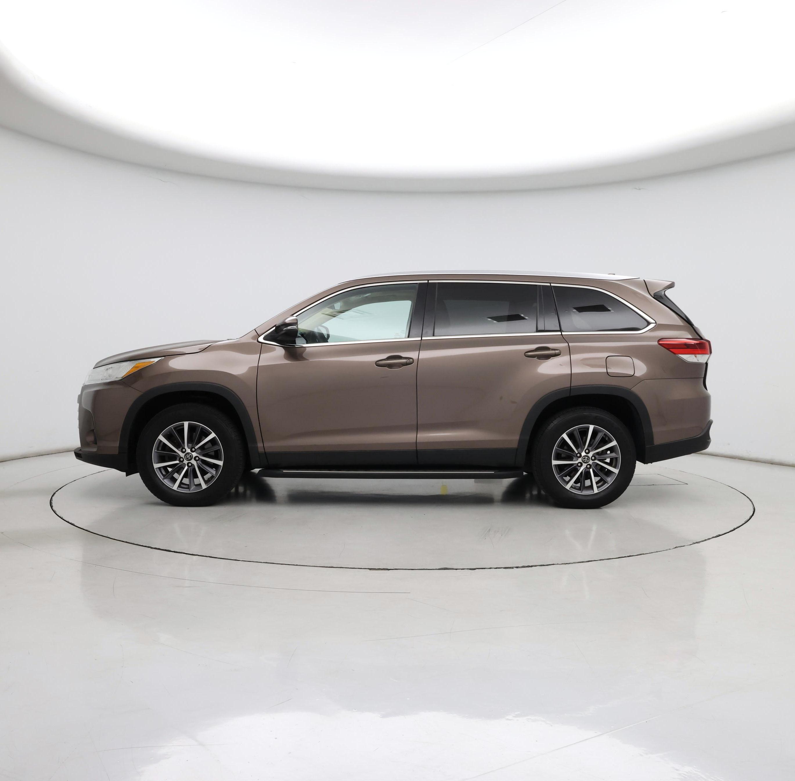 Thumbnail: 2019 Toyota Highlander - 3