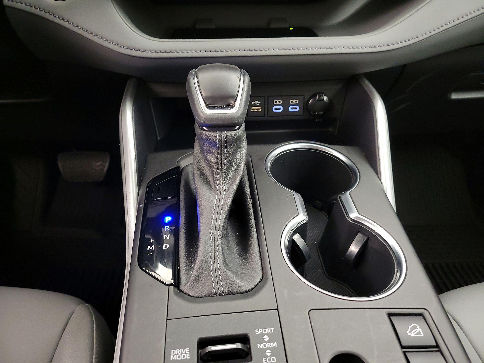 Thumbnail: 2023 Toyota Highlander - 18