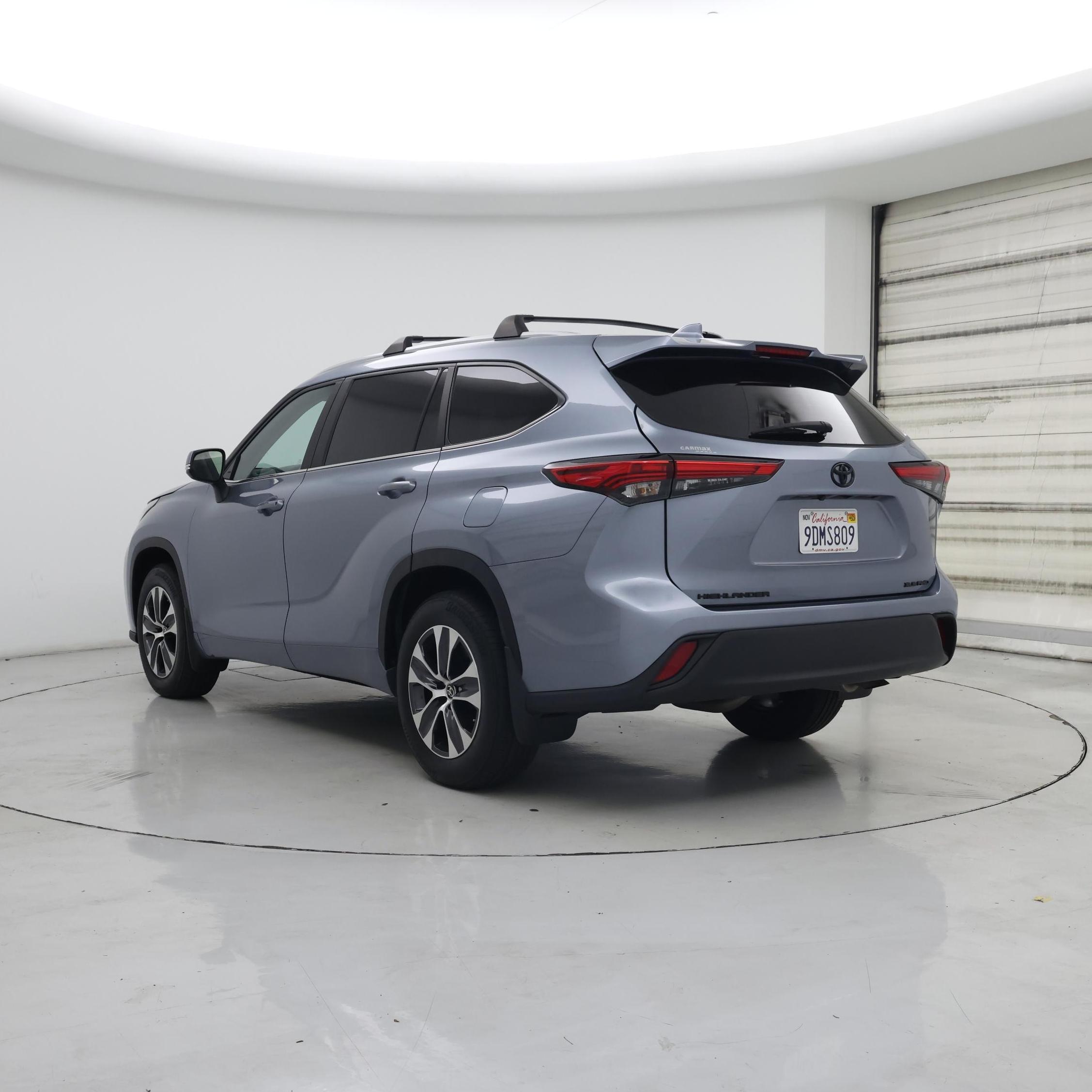Thumbnail: 2023 Toyota Highlander - 2