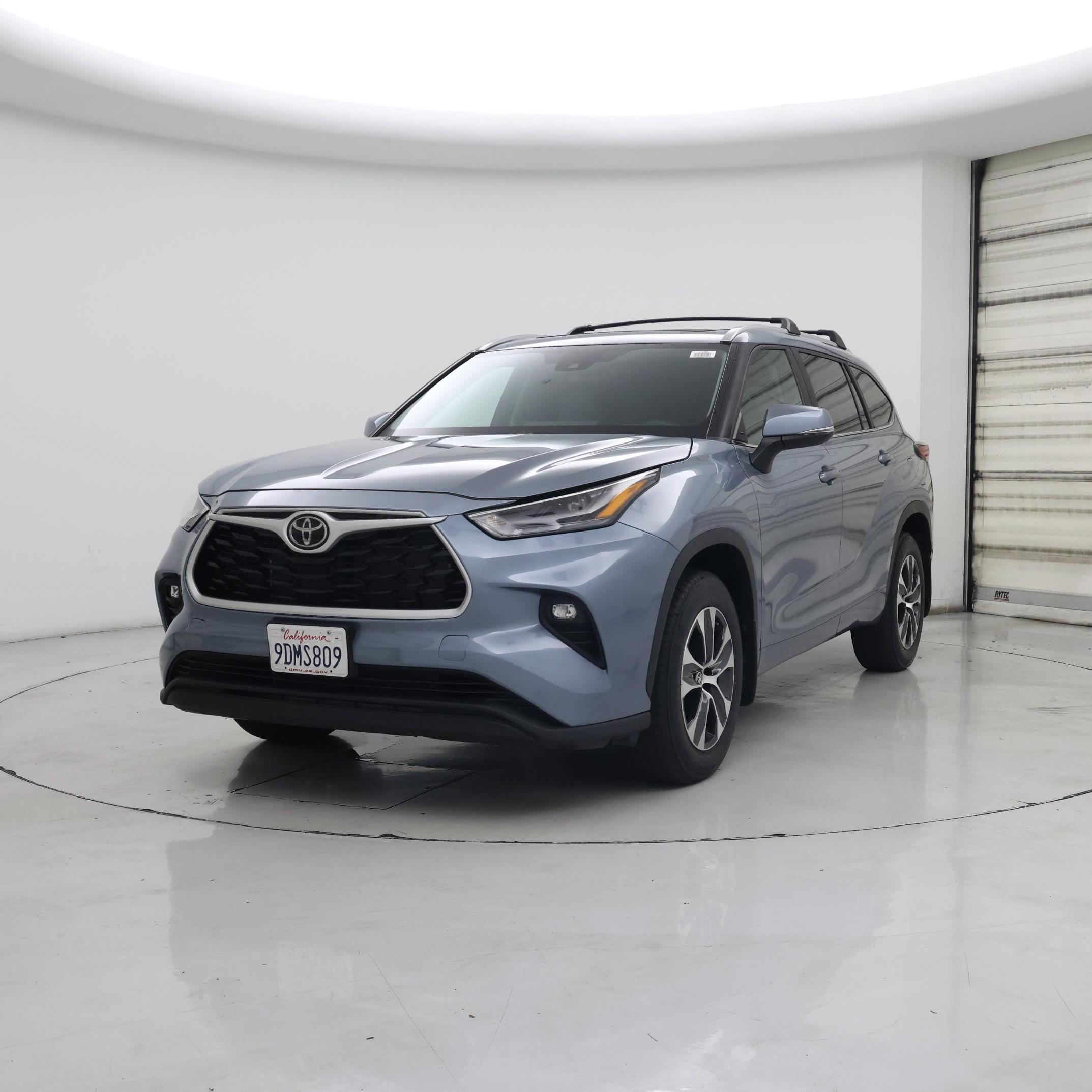 Thumbnail: 2023 Toyota Highlander - 4