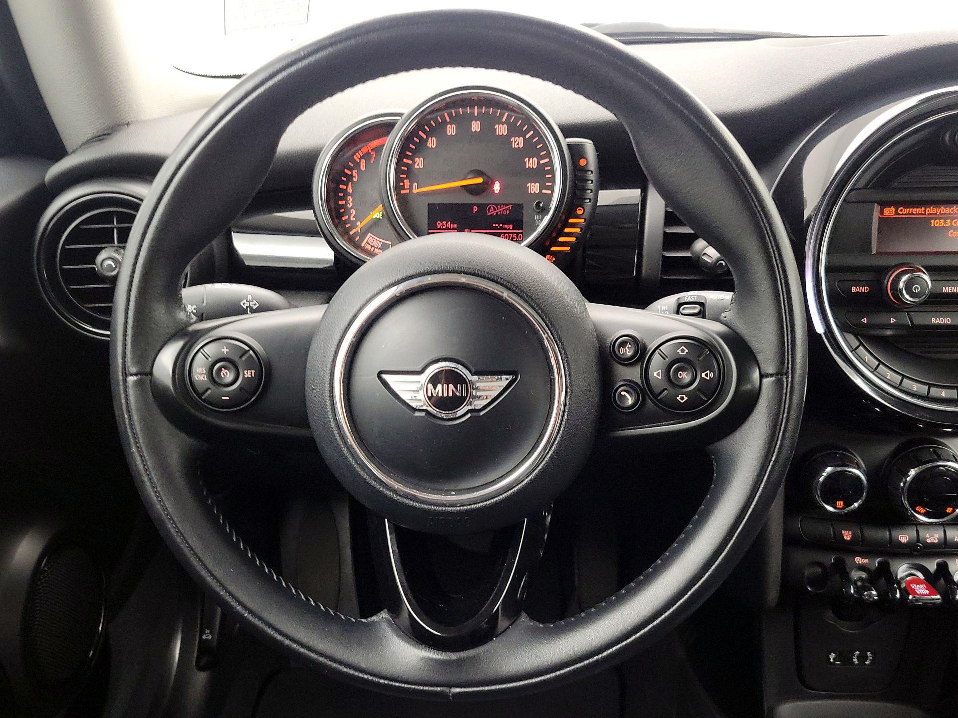 Thumbnail: 2016 MINI Cooper Hardtop - 10