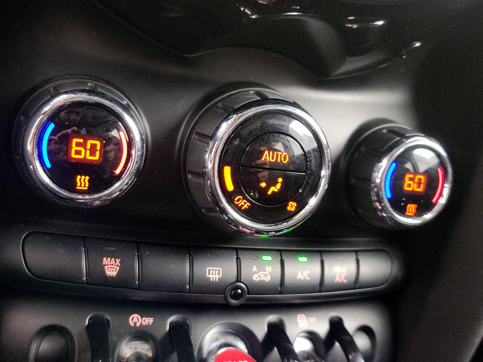 Thumbnail: 2016 MINI Cooper Hardtop - 15
