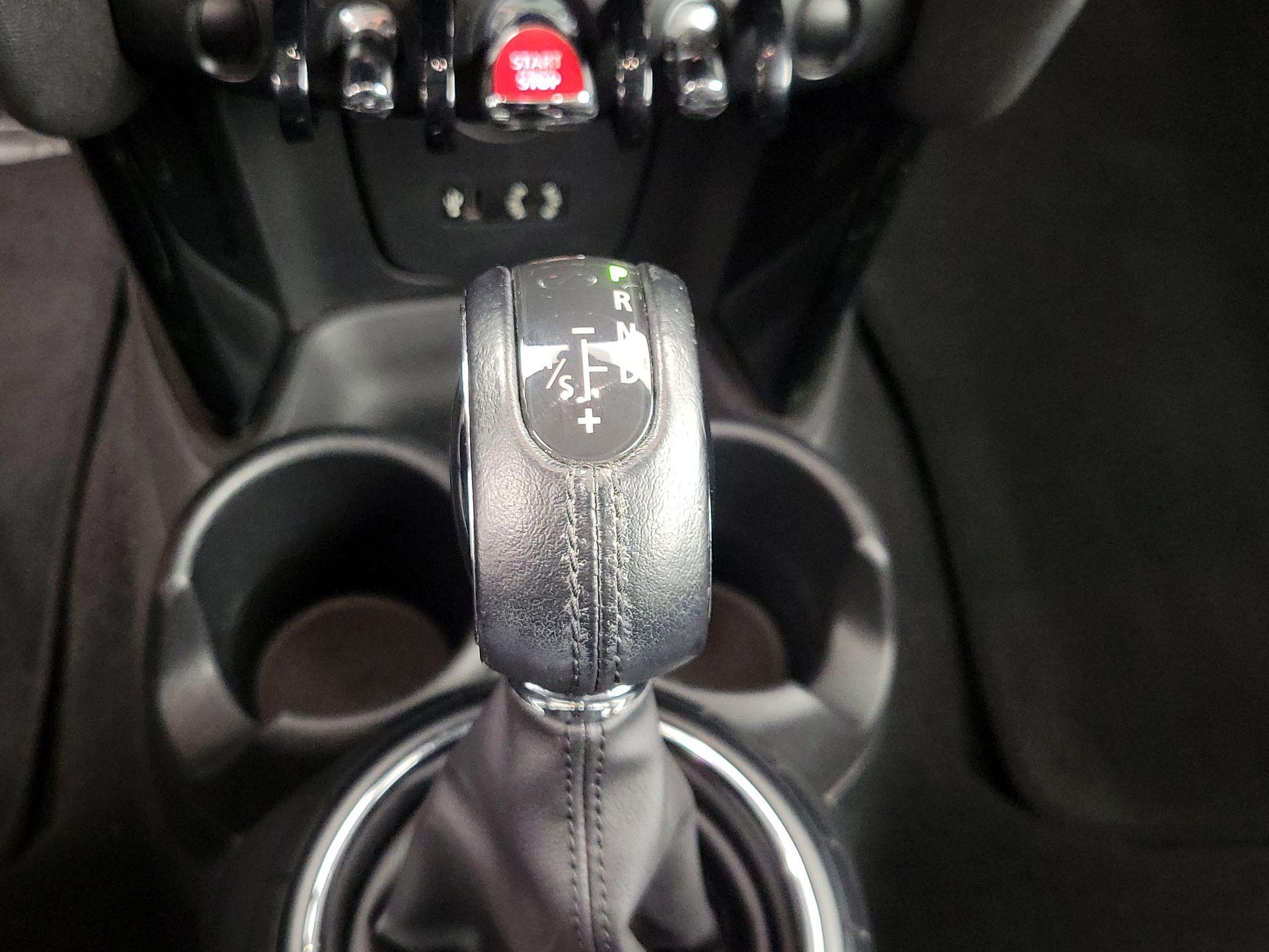 Thumbnail: 2016 MINI Cooper Hardtop - 16