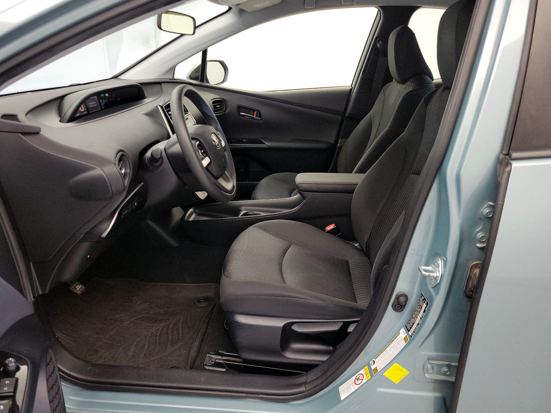 Thumbnail: 2016 Toyota Prius - 11