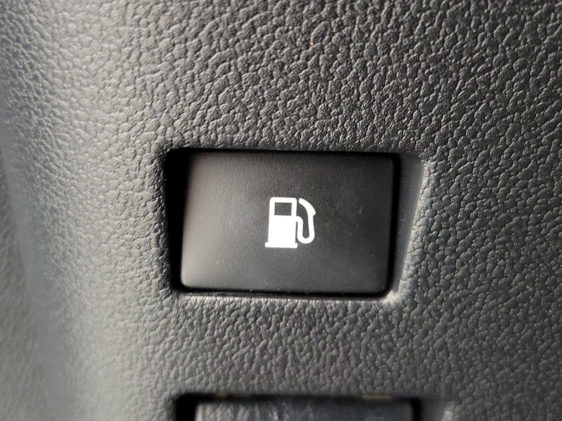 Thumbnail: 2016 Toyota Prius - 13