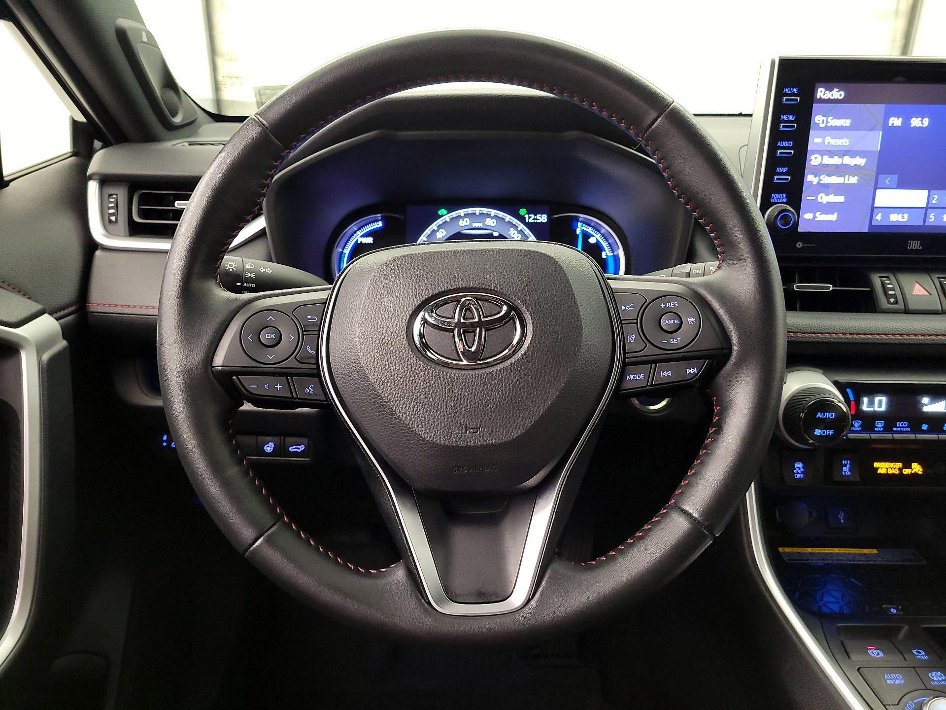 Thumbnail: 2021 Toyota RAV4 - 10