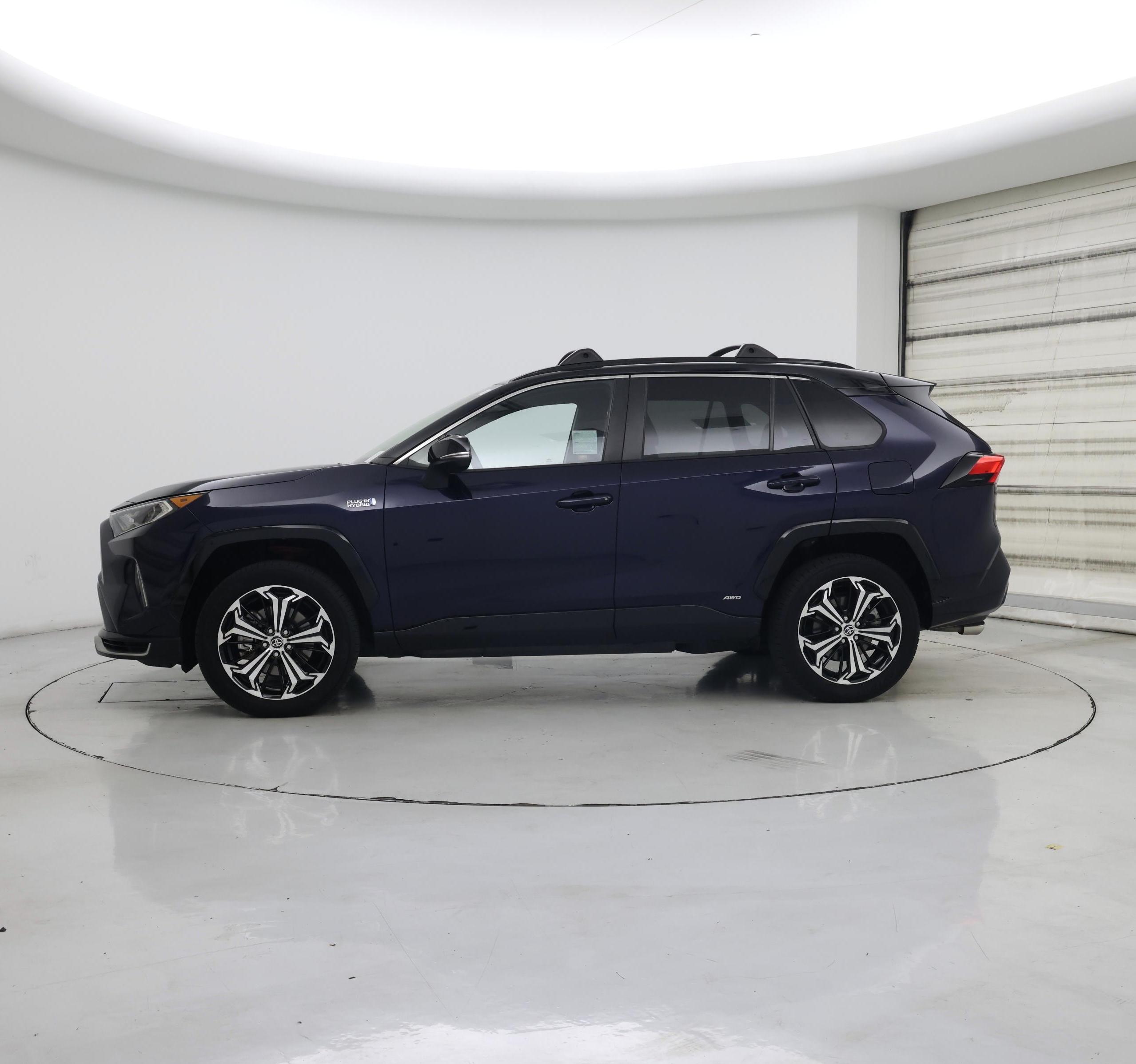 Thumbnail: 2021 Toyota RAV4 - 3