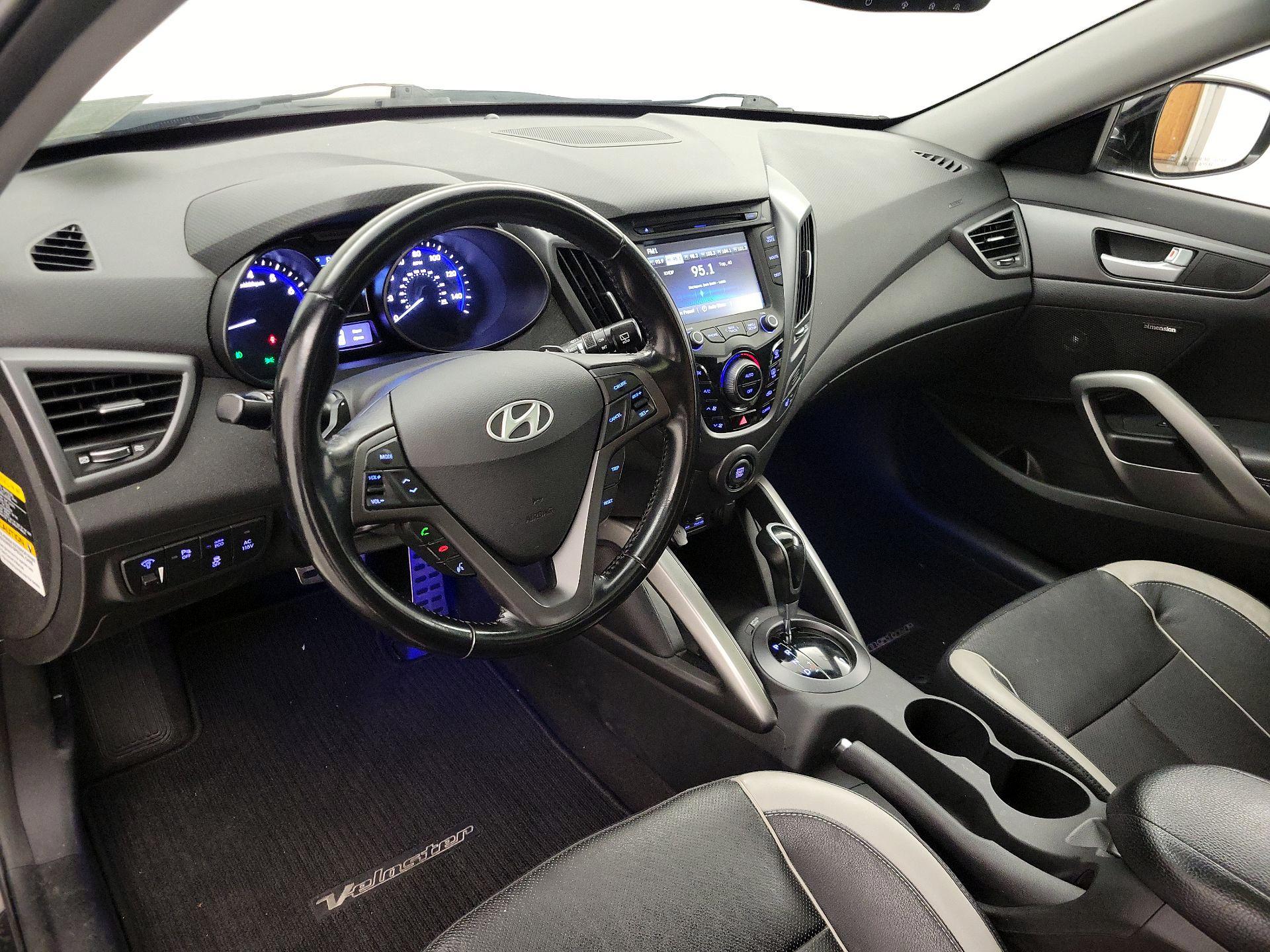 Thumbnail: 2015 Hyundai Veloster - 9