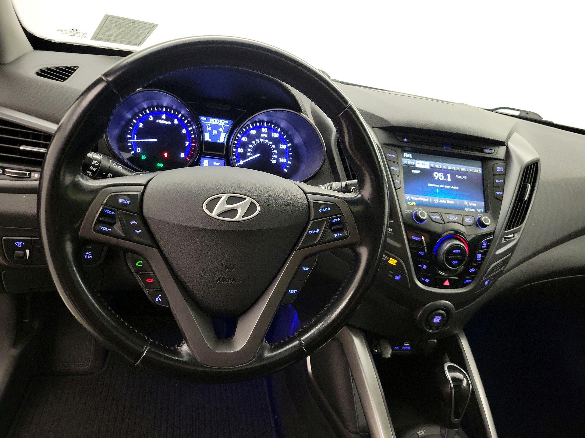 Thumbnail: 2015 Hyundai Veloster - 10