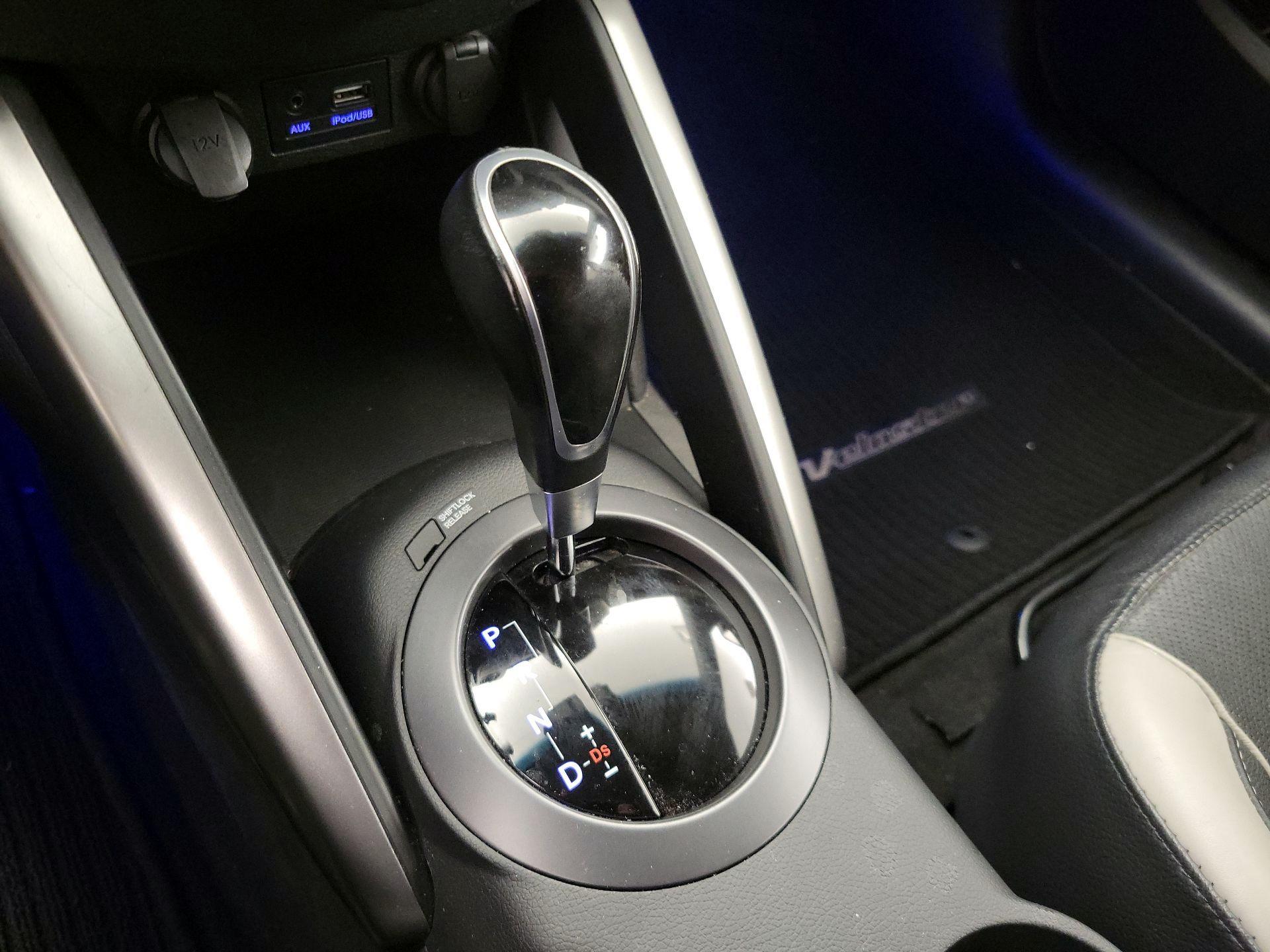 Thumbnail: 2015 Hyundai Veloster - 18