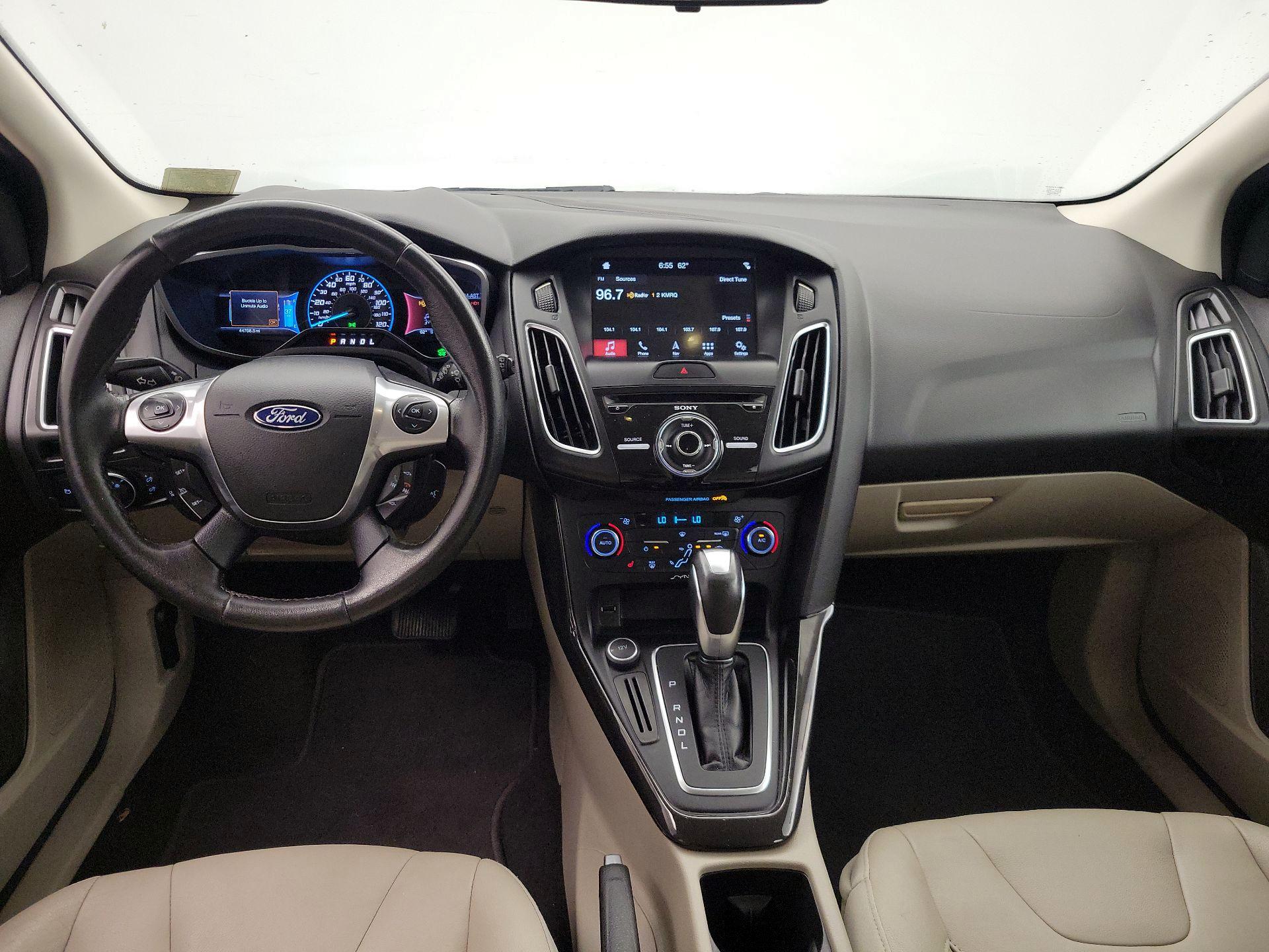 Thumbnail: 2016 Ford Focus - 9