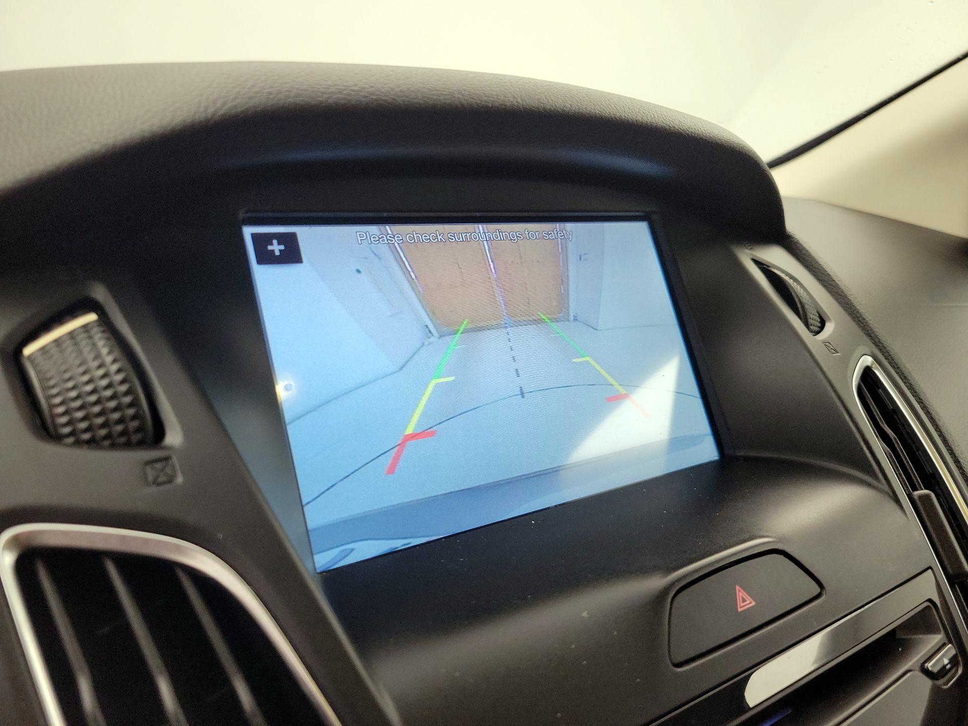 Thumbnail: 2016 Ford Focus - 15