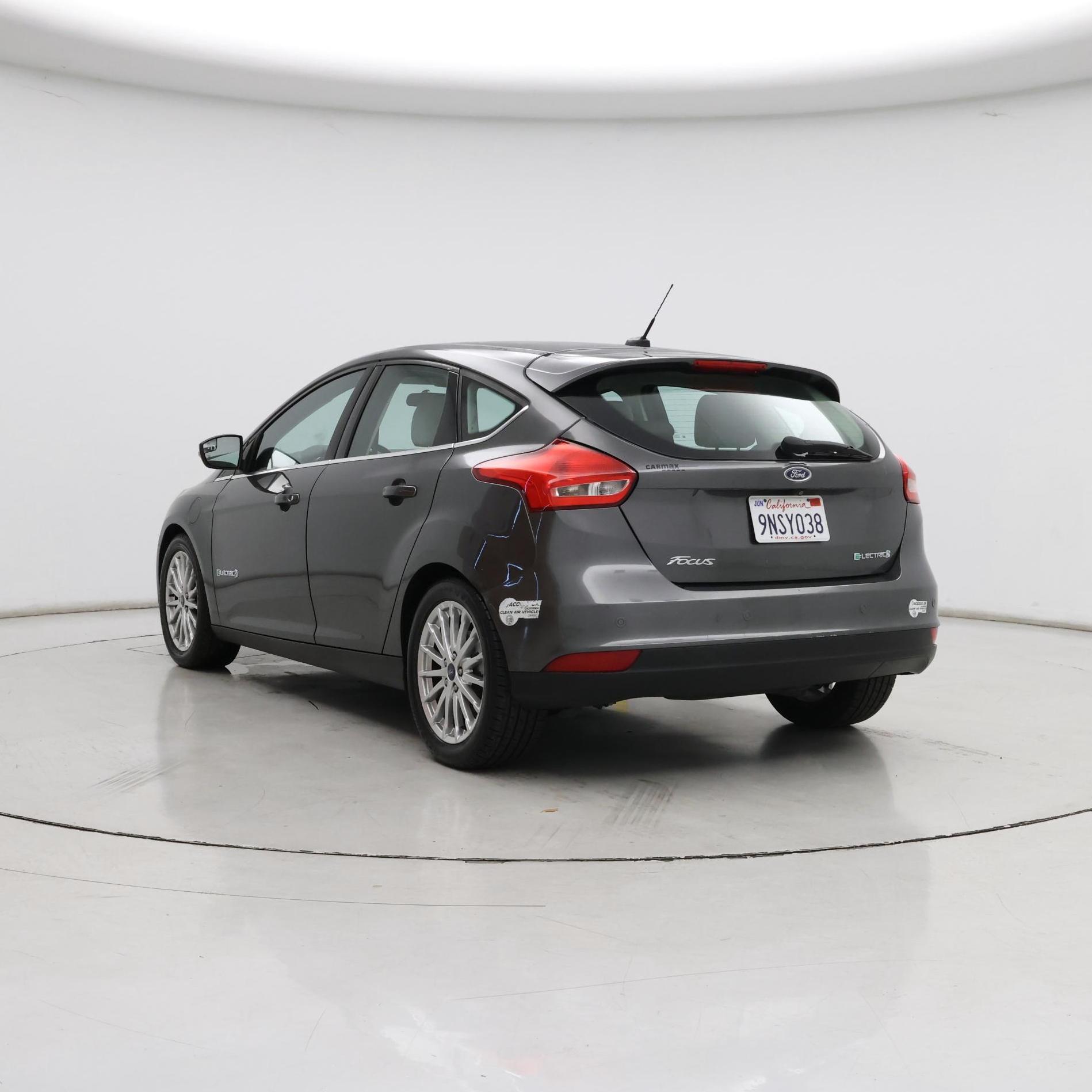 Thumbnail: 2016 Ford Focus - 2