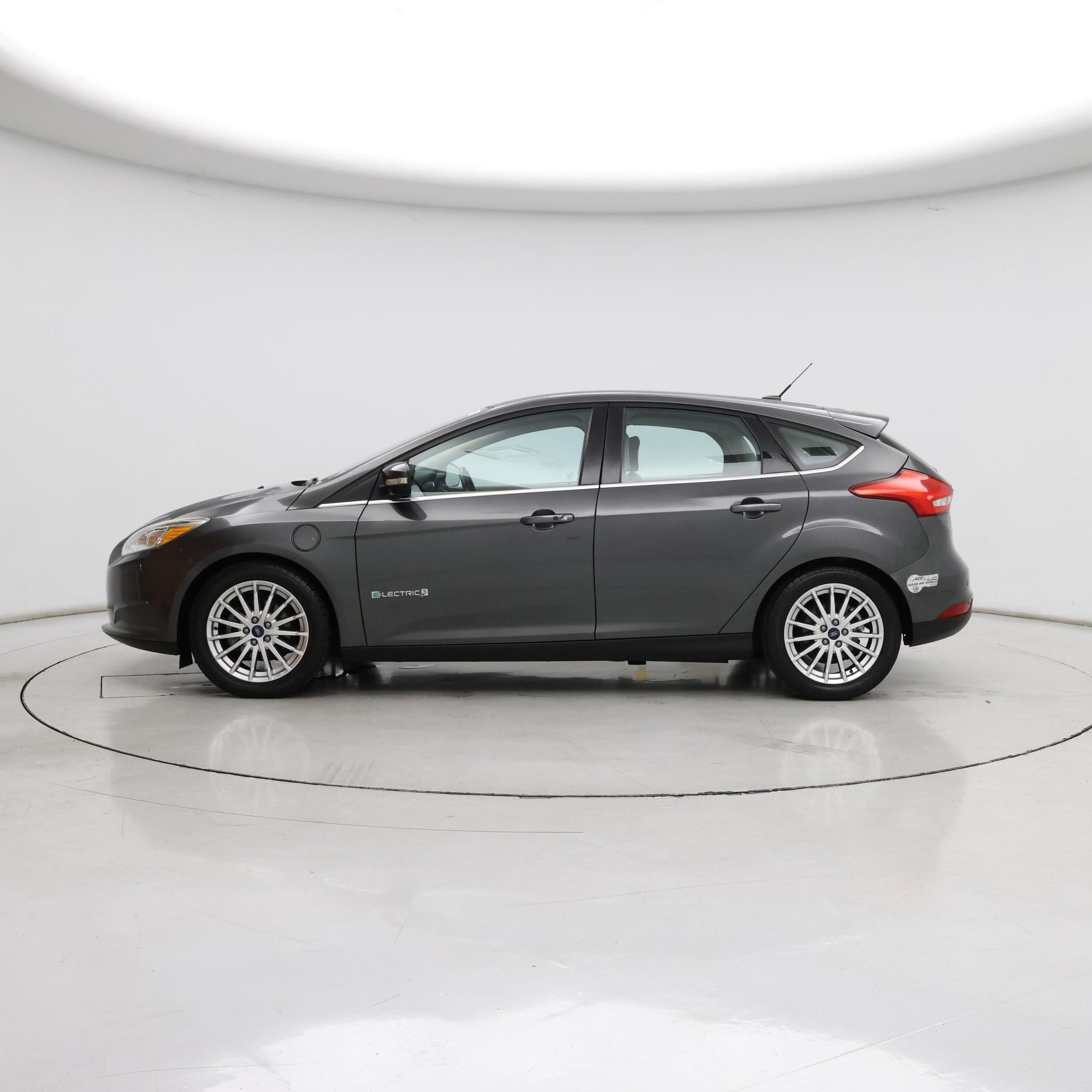 Thumbnail: 2016 Ford Focus - 3