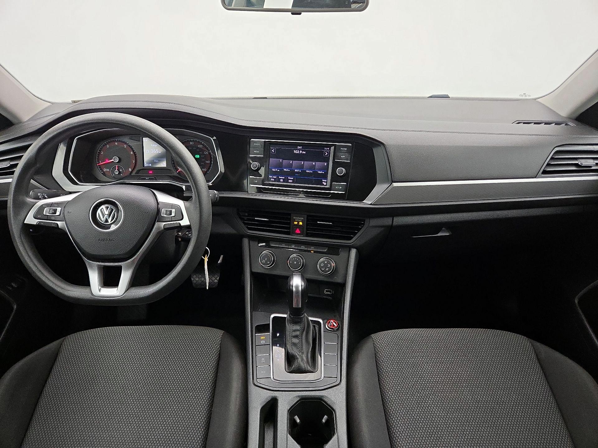 Thumbnail: 2019 Volkswagen Jetta - 9