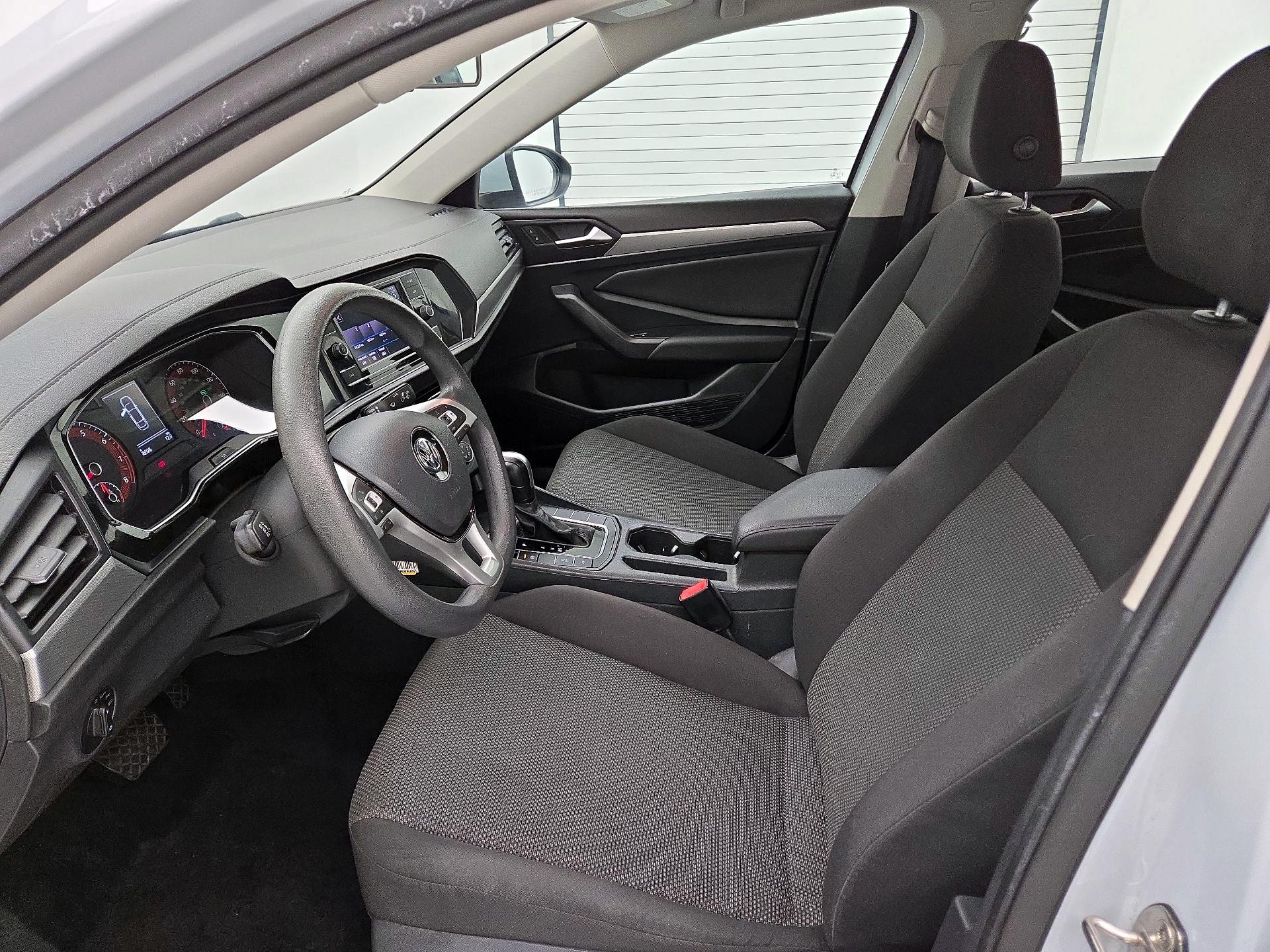 Thumbnail: 2019 Volkswagen Jetta - 11