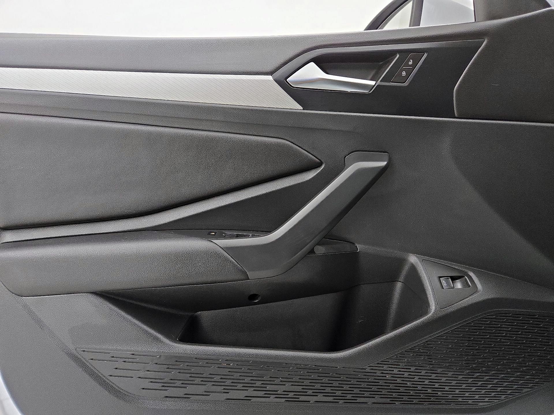 Thumbnail: 2019 Volkswagen Jetta - 12