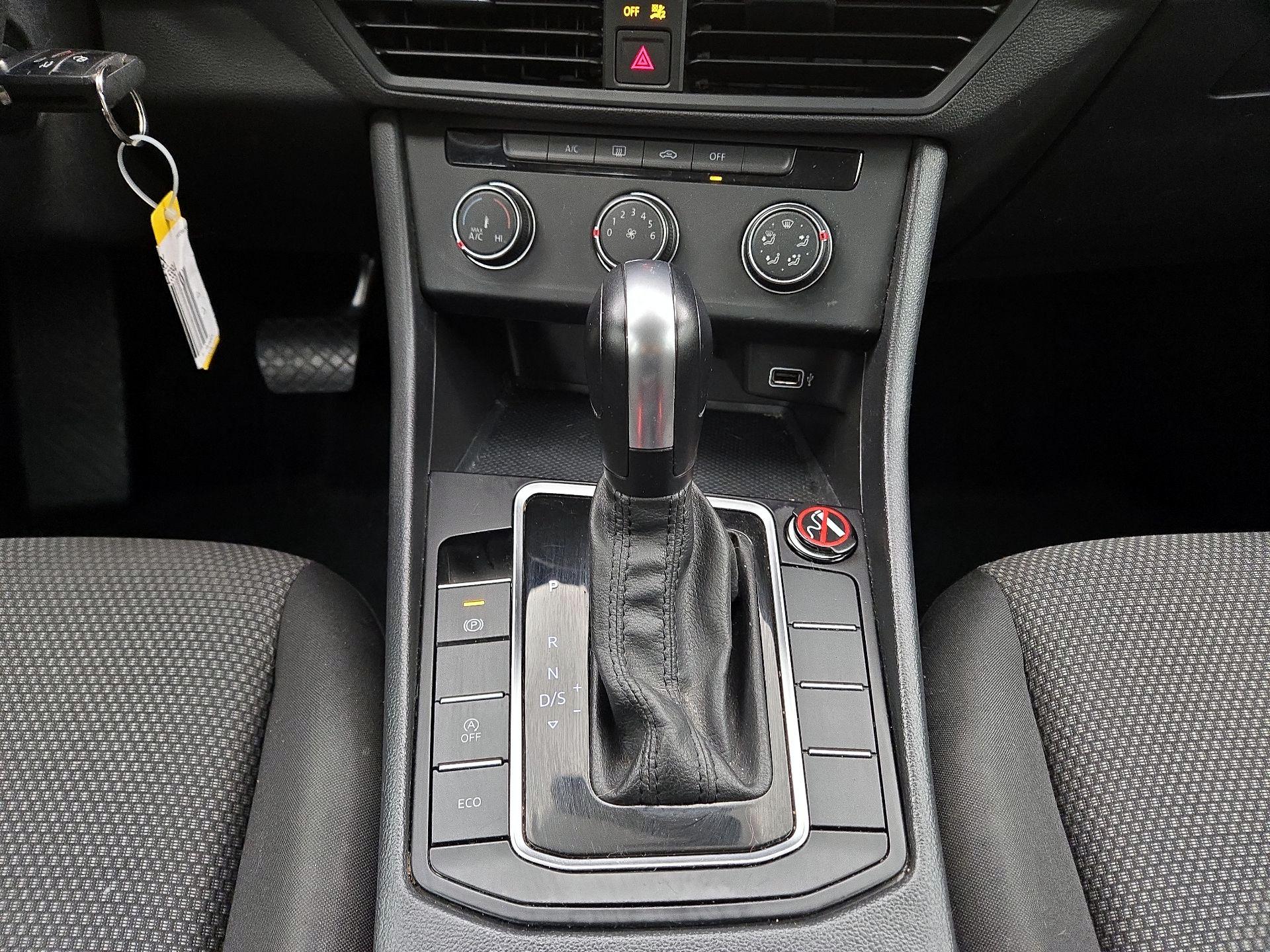 Thumbnail: 2019 Volkswagen Jetta - 17
