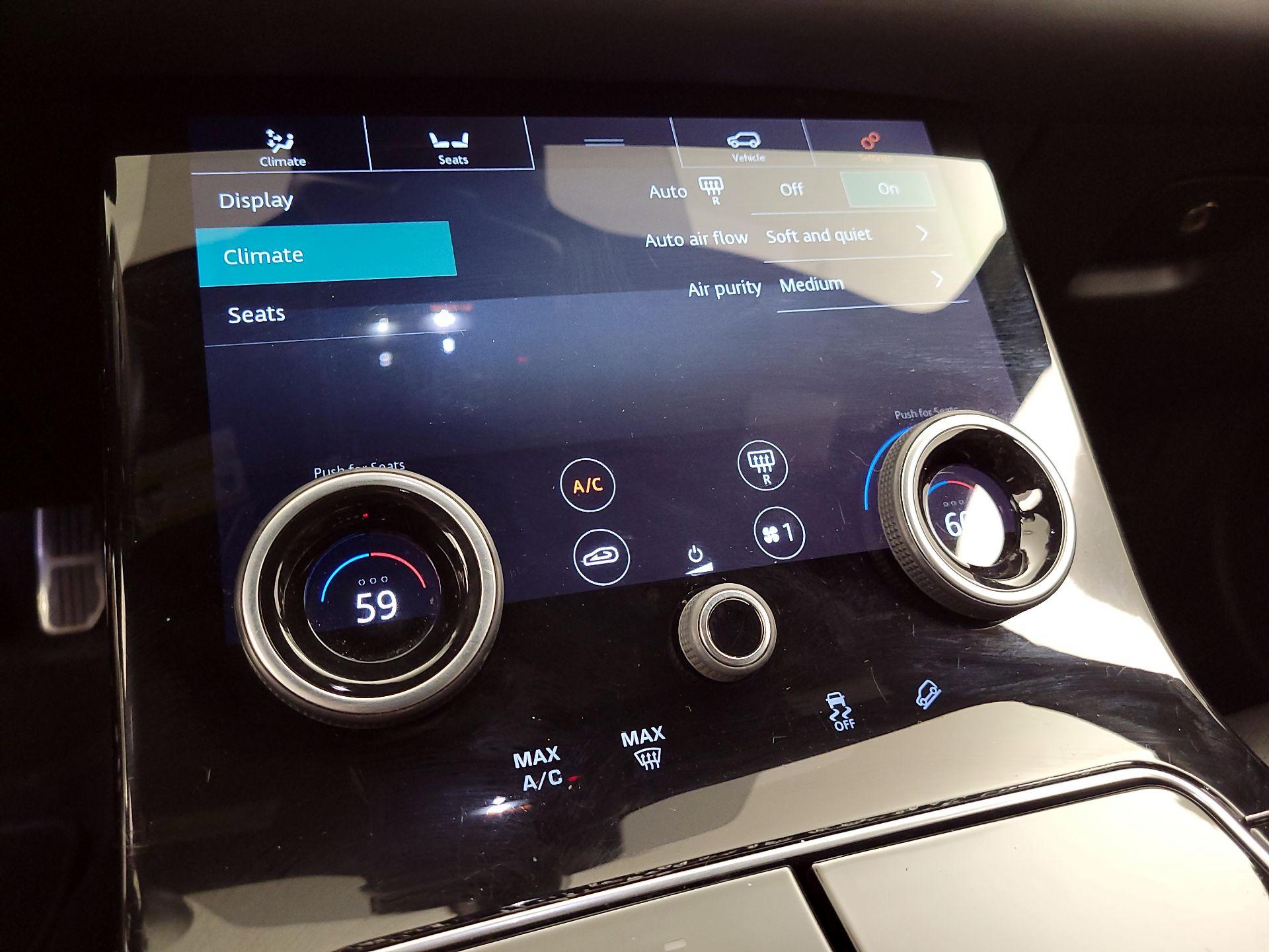 Thumbnail: 2020 Land Rover Range Rover Velar - 16