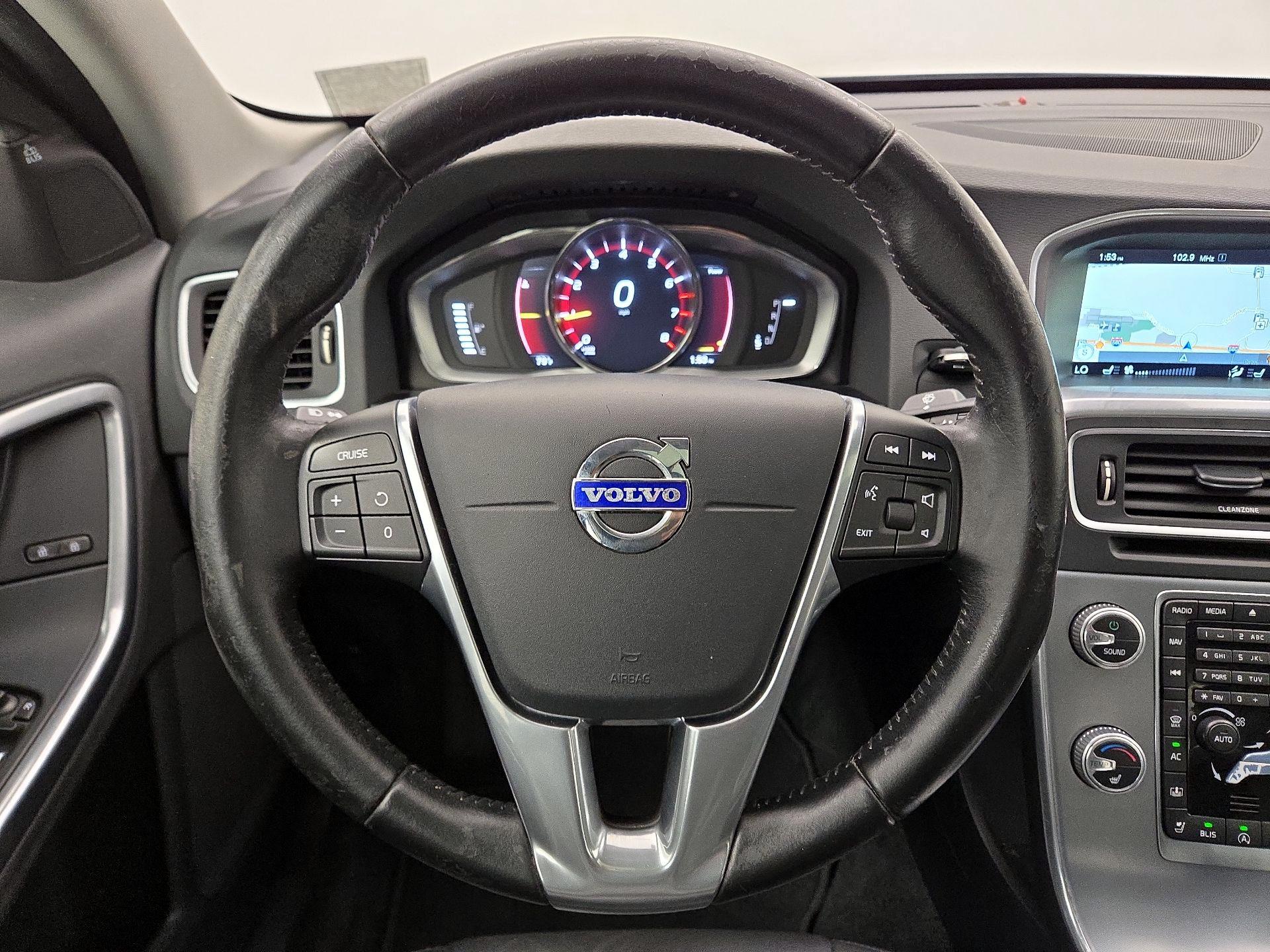 Thumbnail: 2017 Volvo S60 - 10