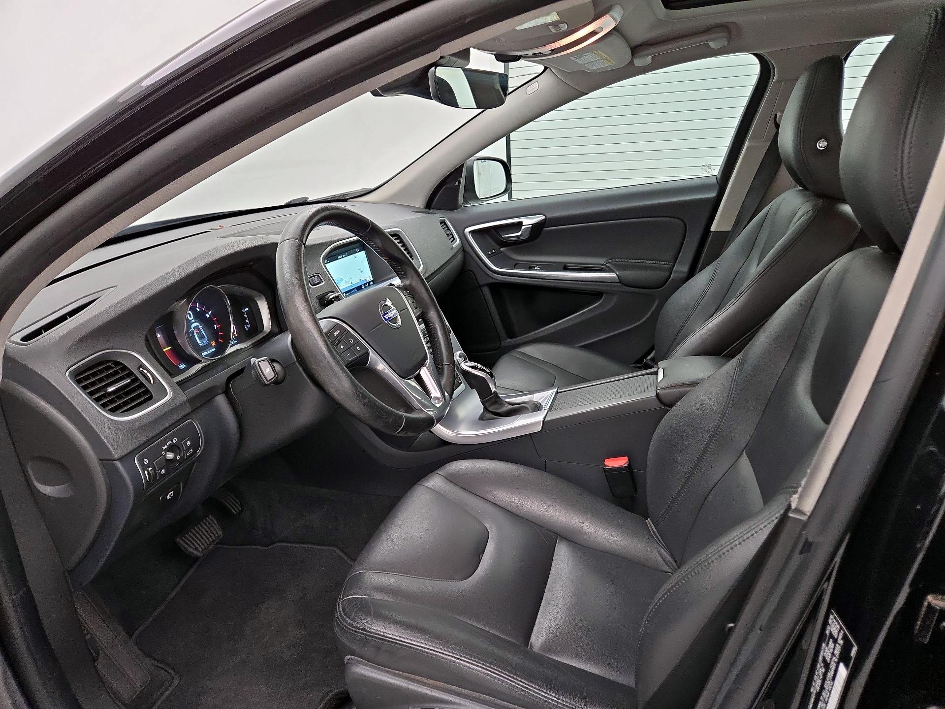 Thumbnail: 2017 Volvo S60 - 11