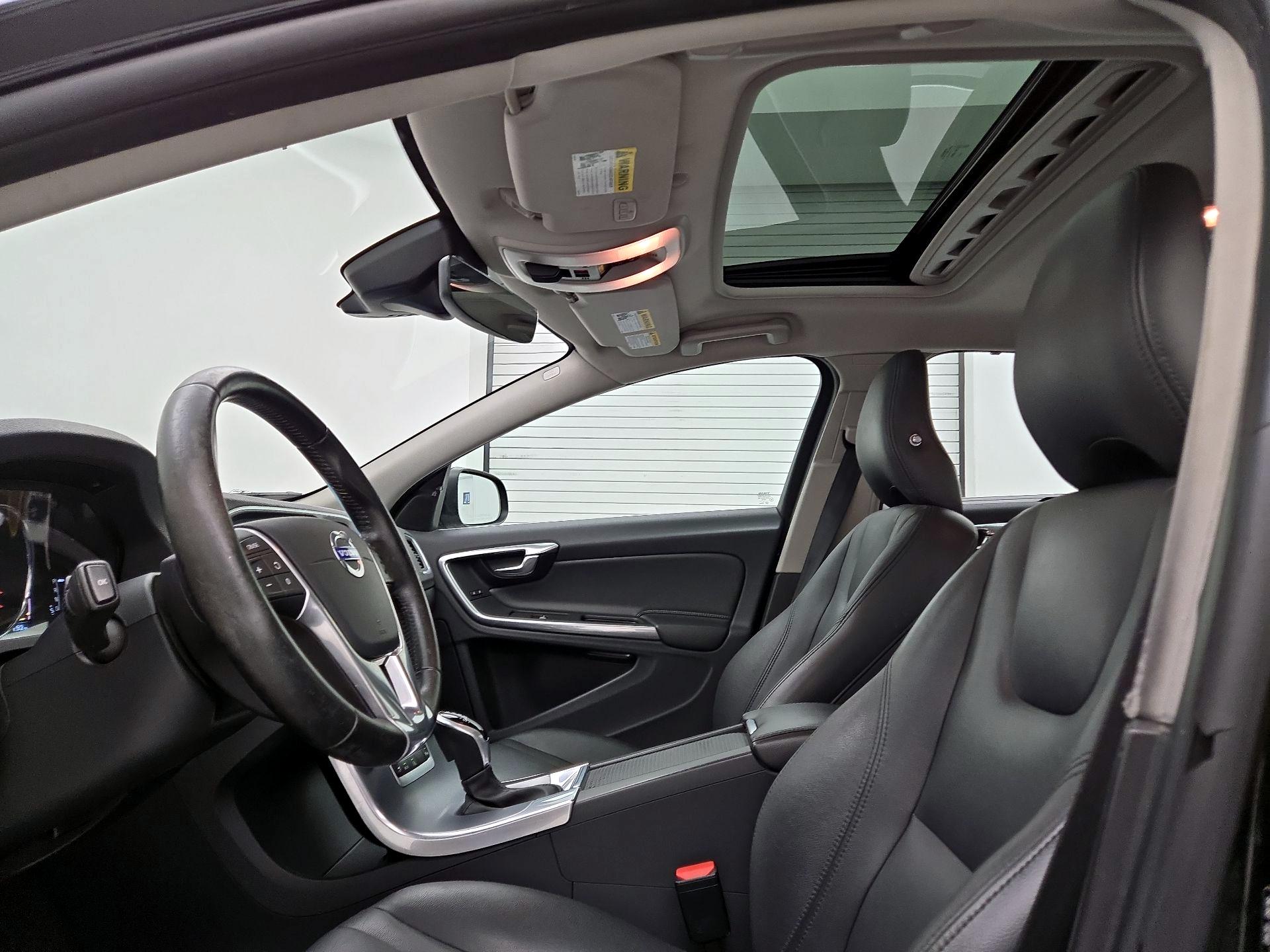 Thumbnail: 2017 Volvo S60 - 20
