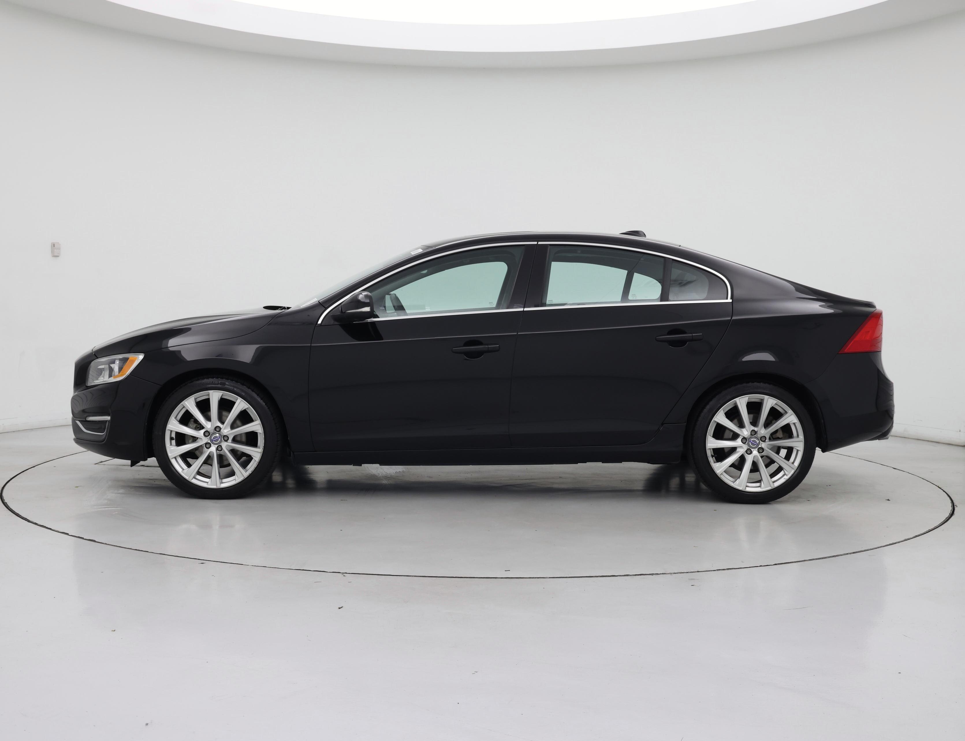 Thumbnail: 2017 Volvo S60 - 3