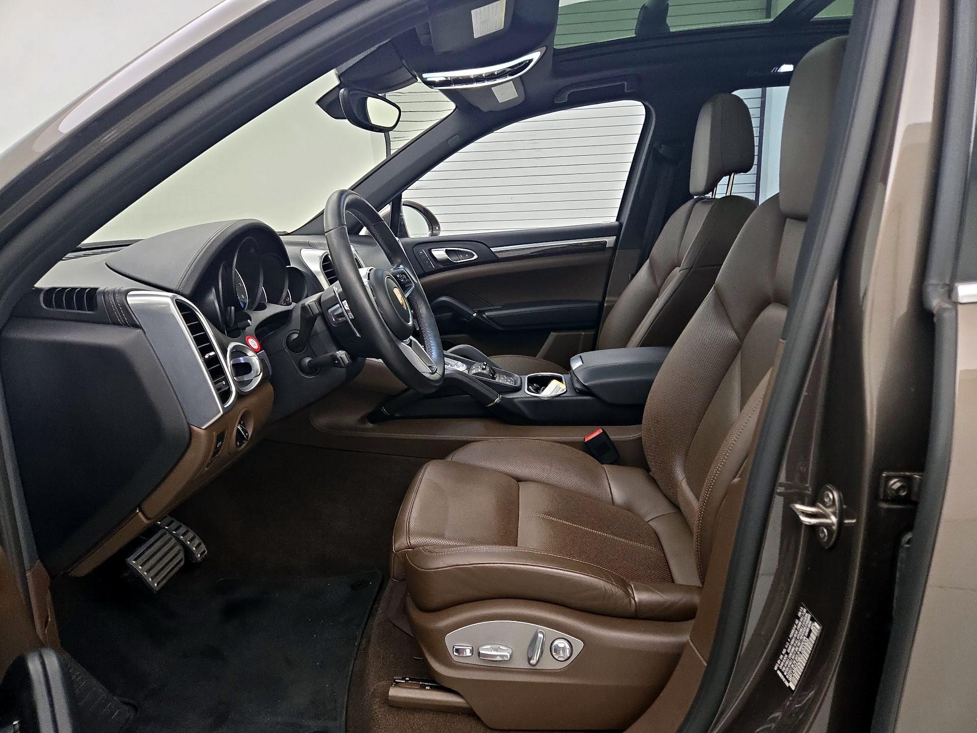 Thumbnail: 2016 Porsche Cayenne - 11