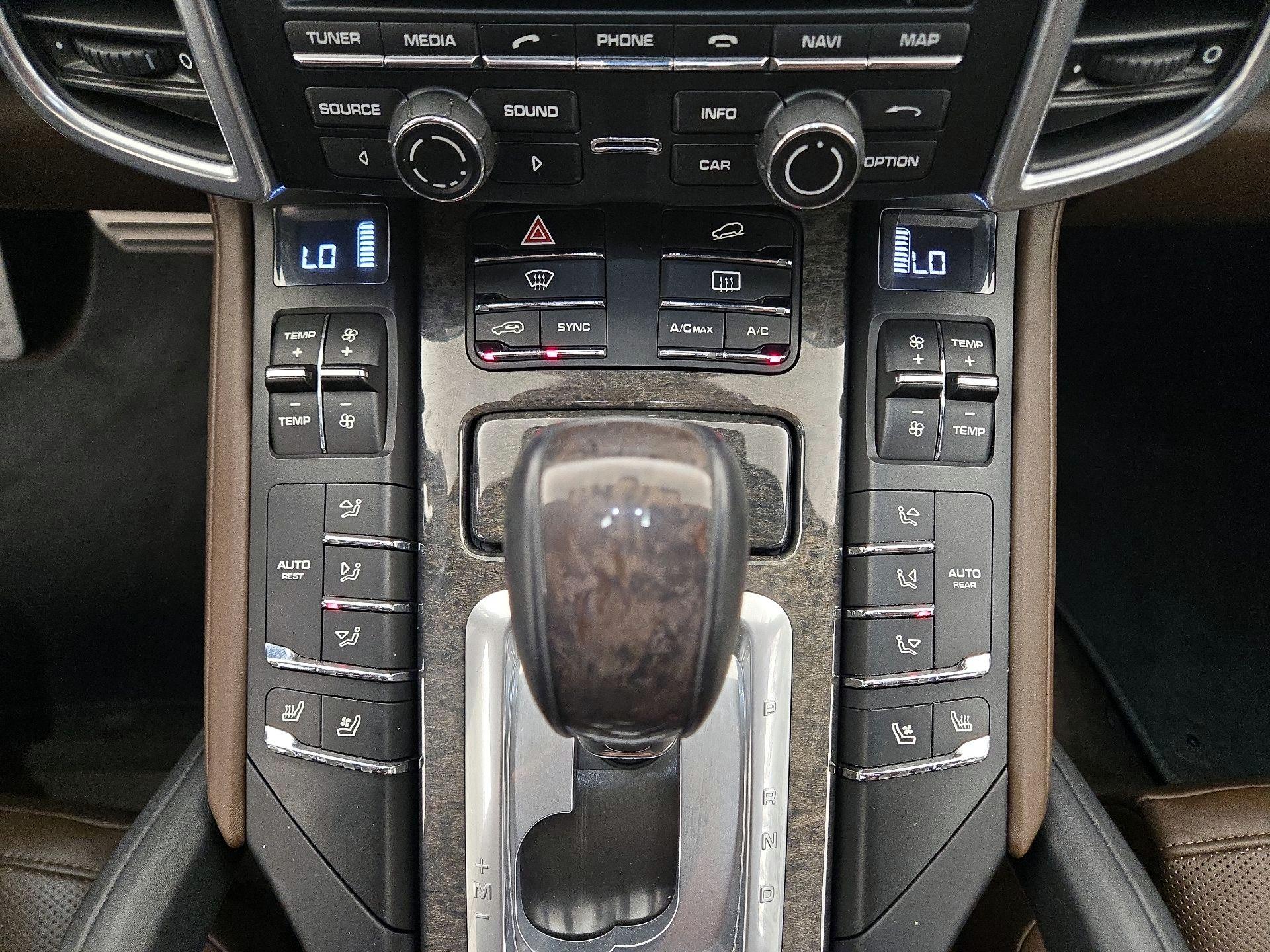 Thumbnail: 2016 Porsche Cayenne - 17