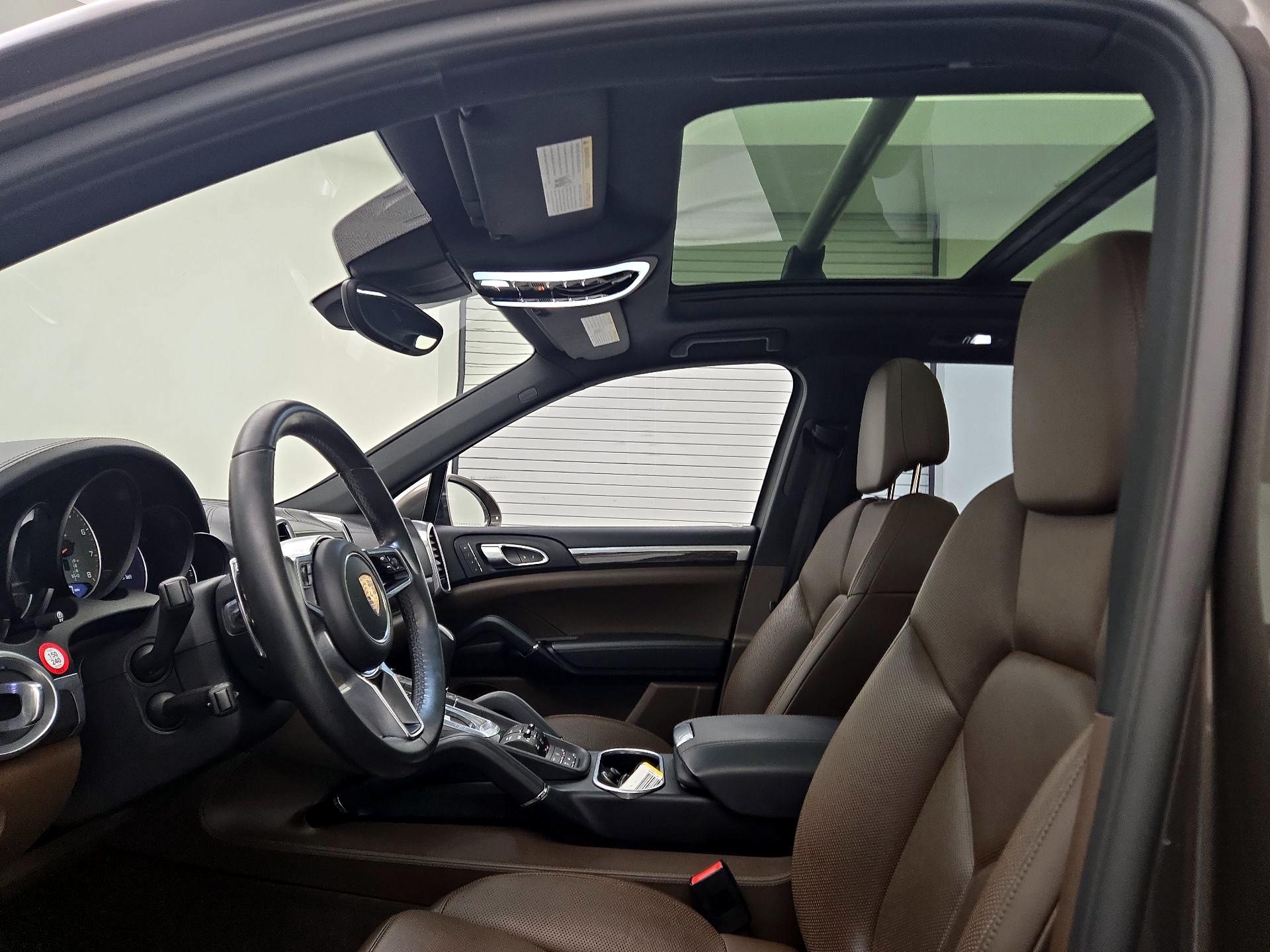 Thumbnail: 2016 Porsche Cayenne - 20