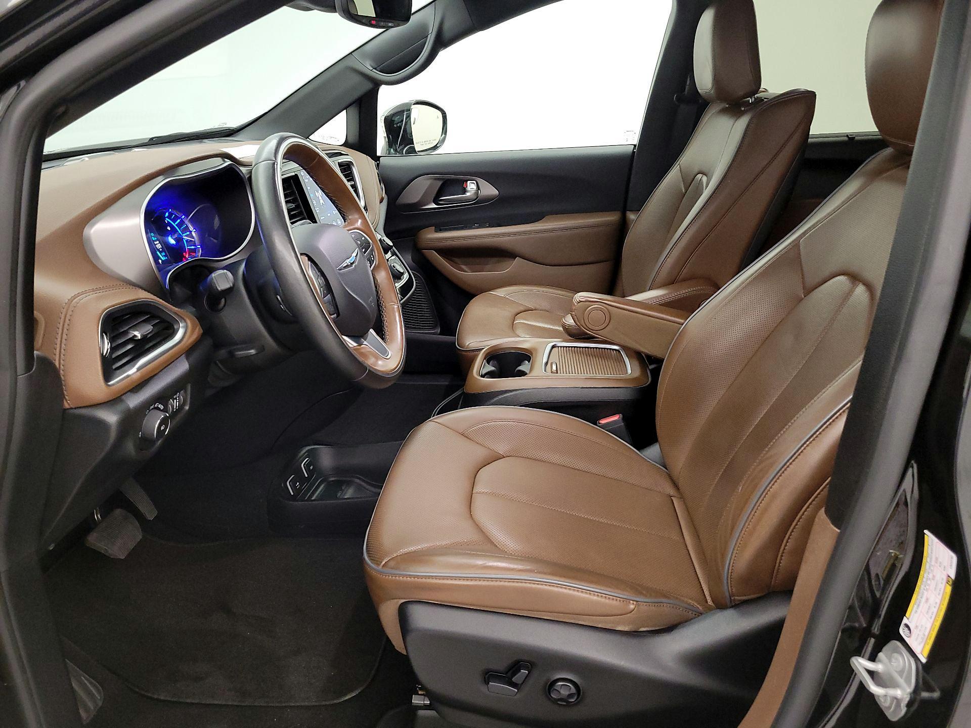 Thumbnail: 2020 Chrysler Pacifica - 11