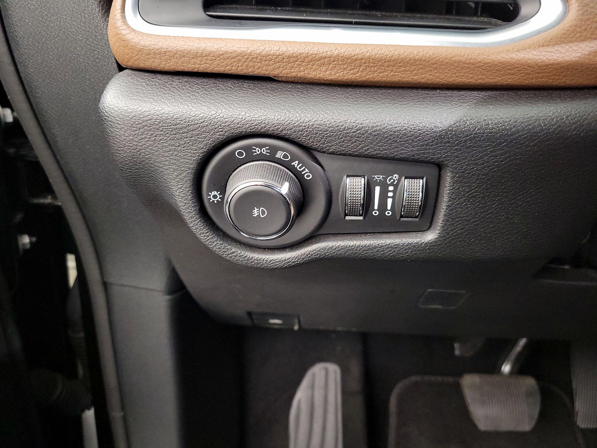 Thumbnail: 2020 Chrysler Pacifica - 13