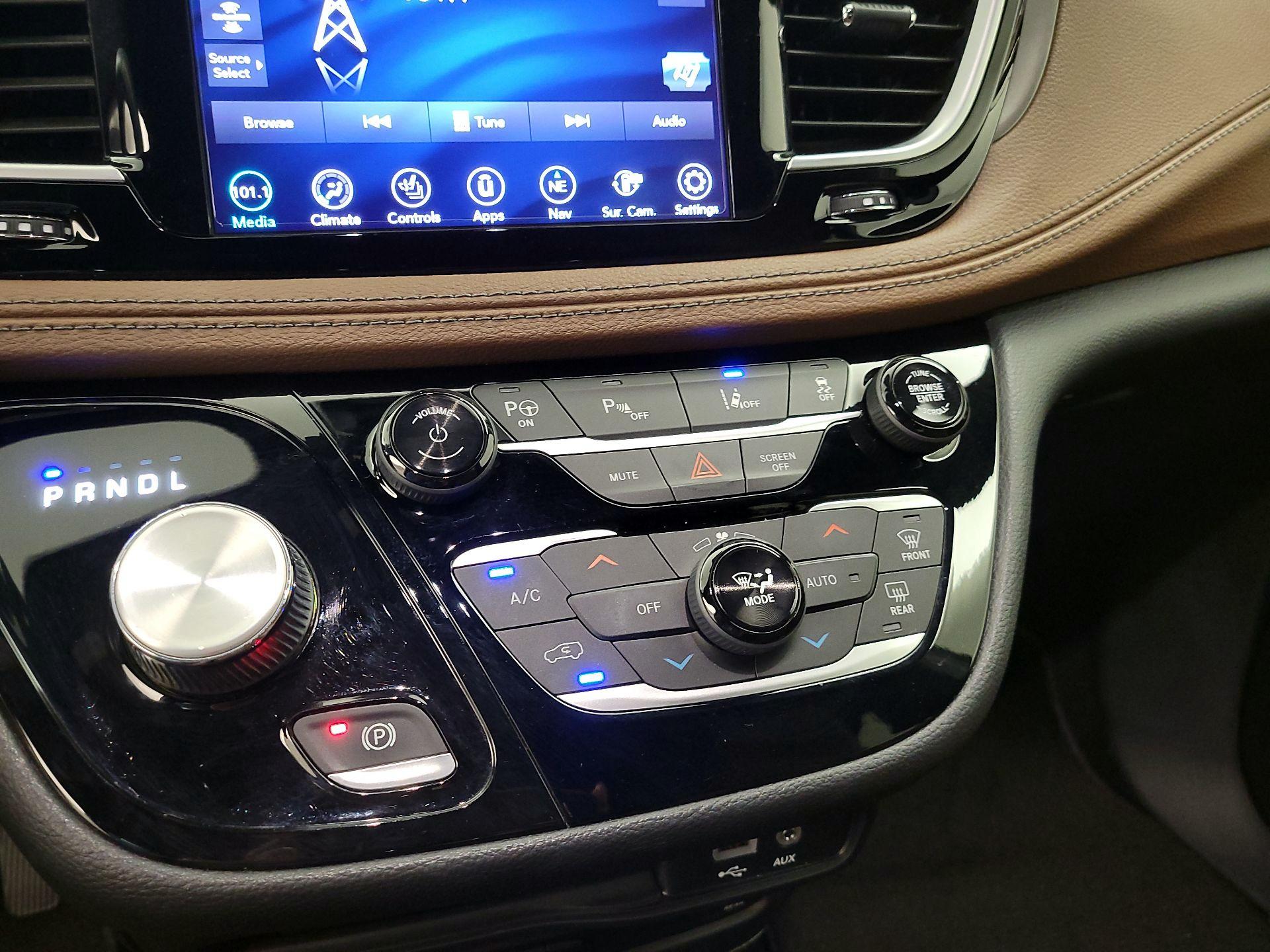 Thumbnail: 2020 Chrysler Pacifica - 16
