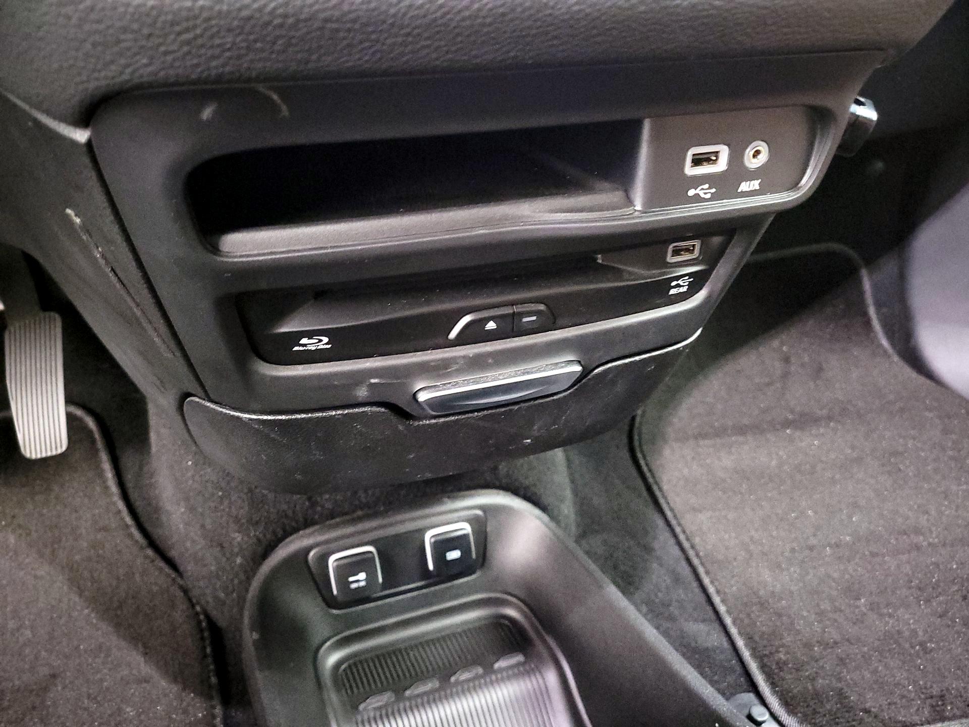 Thumbnail: 2020 Chrysler Pacifica - 18
