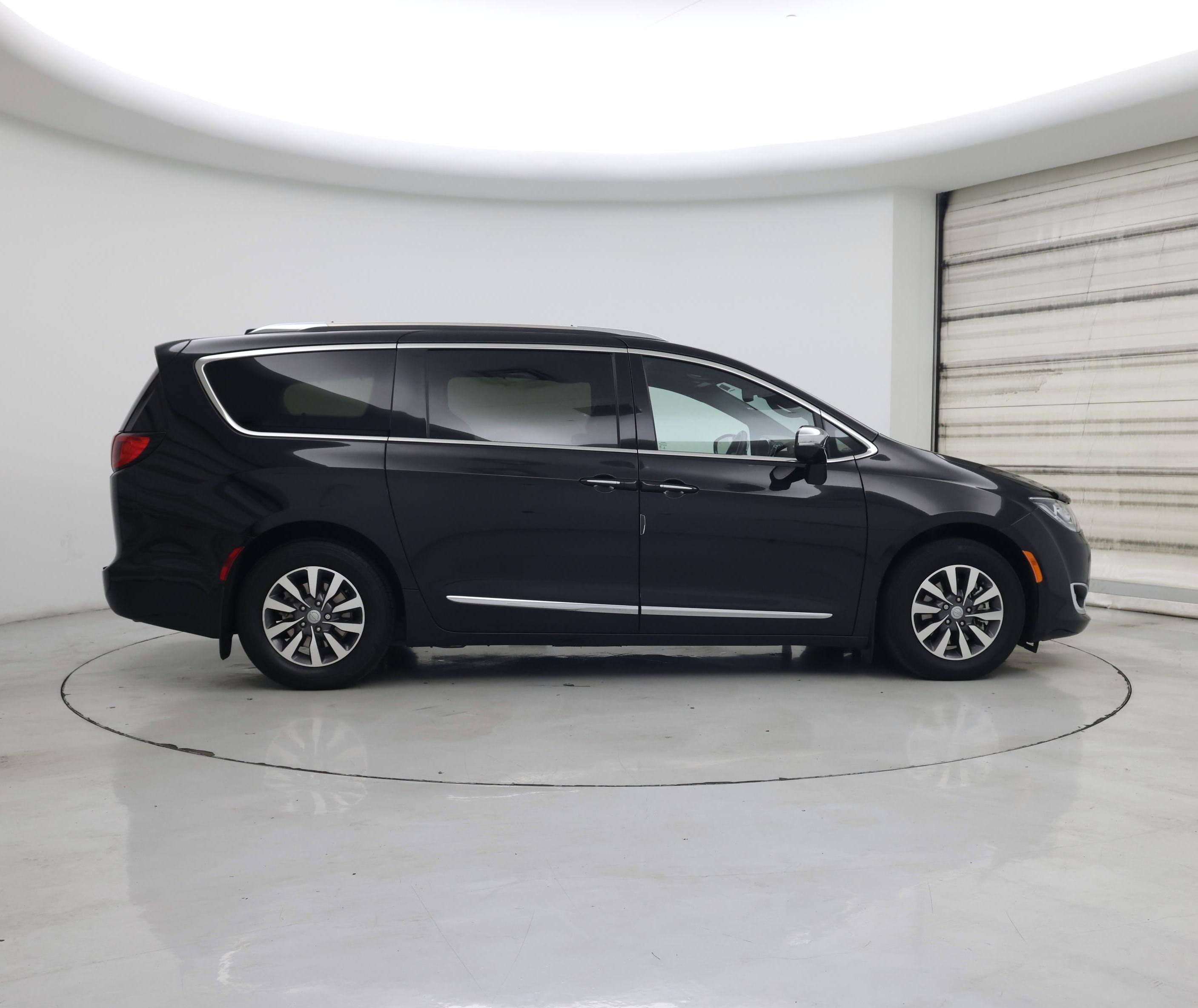 Thumbnail: 2020 Chrysler Pacifica - 7
