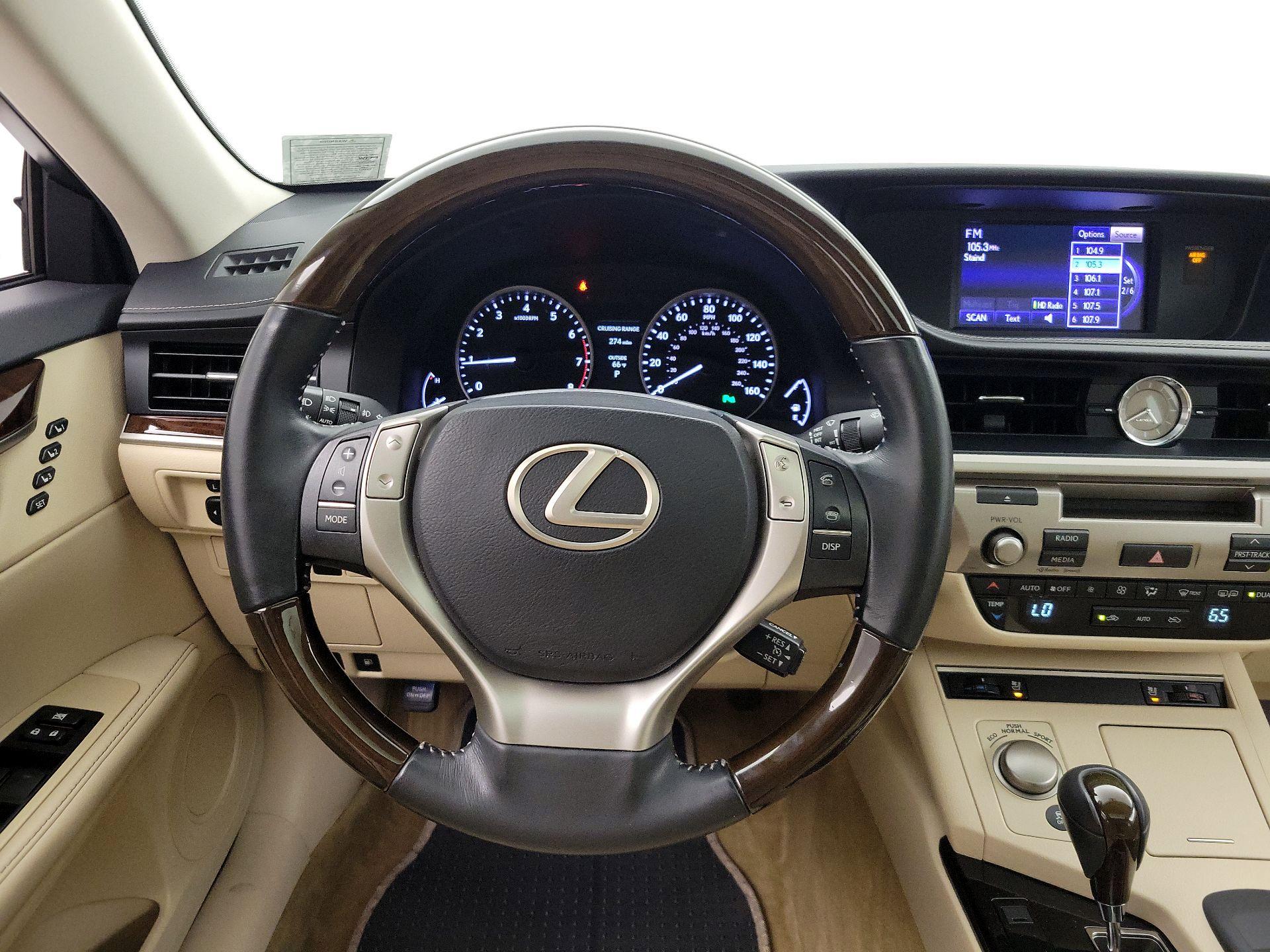 Thumbnail: 2014 Lexus ES - 10