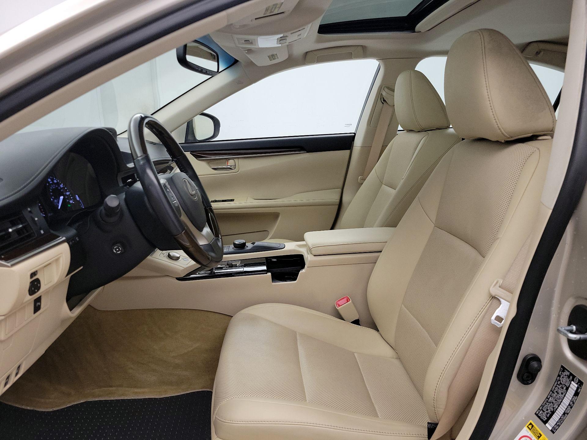 Thumbnail: 2014 Lexus ES - 11