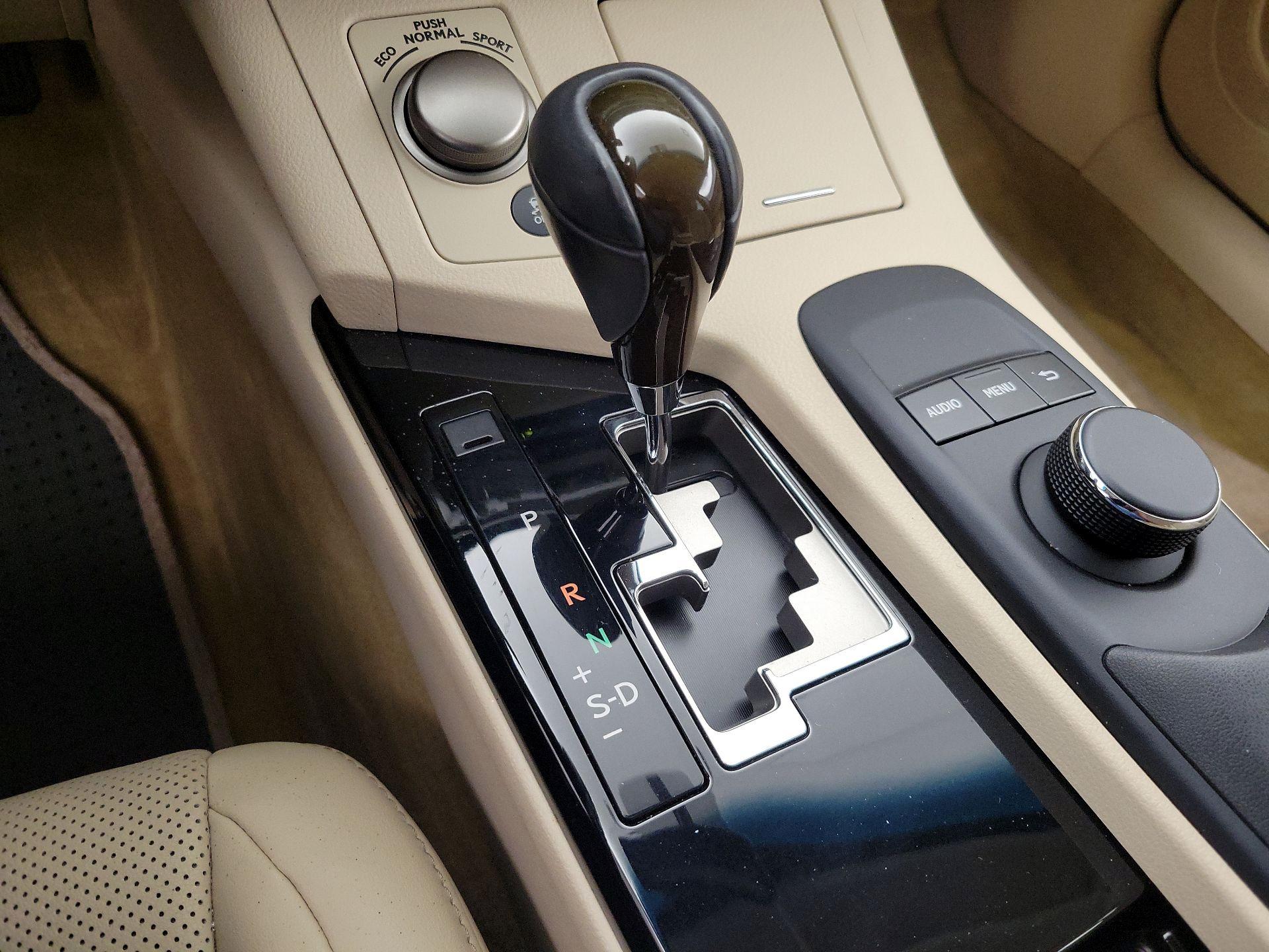 Thumbnail: 2014 Lexus ES - 17