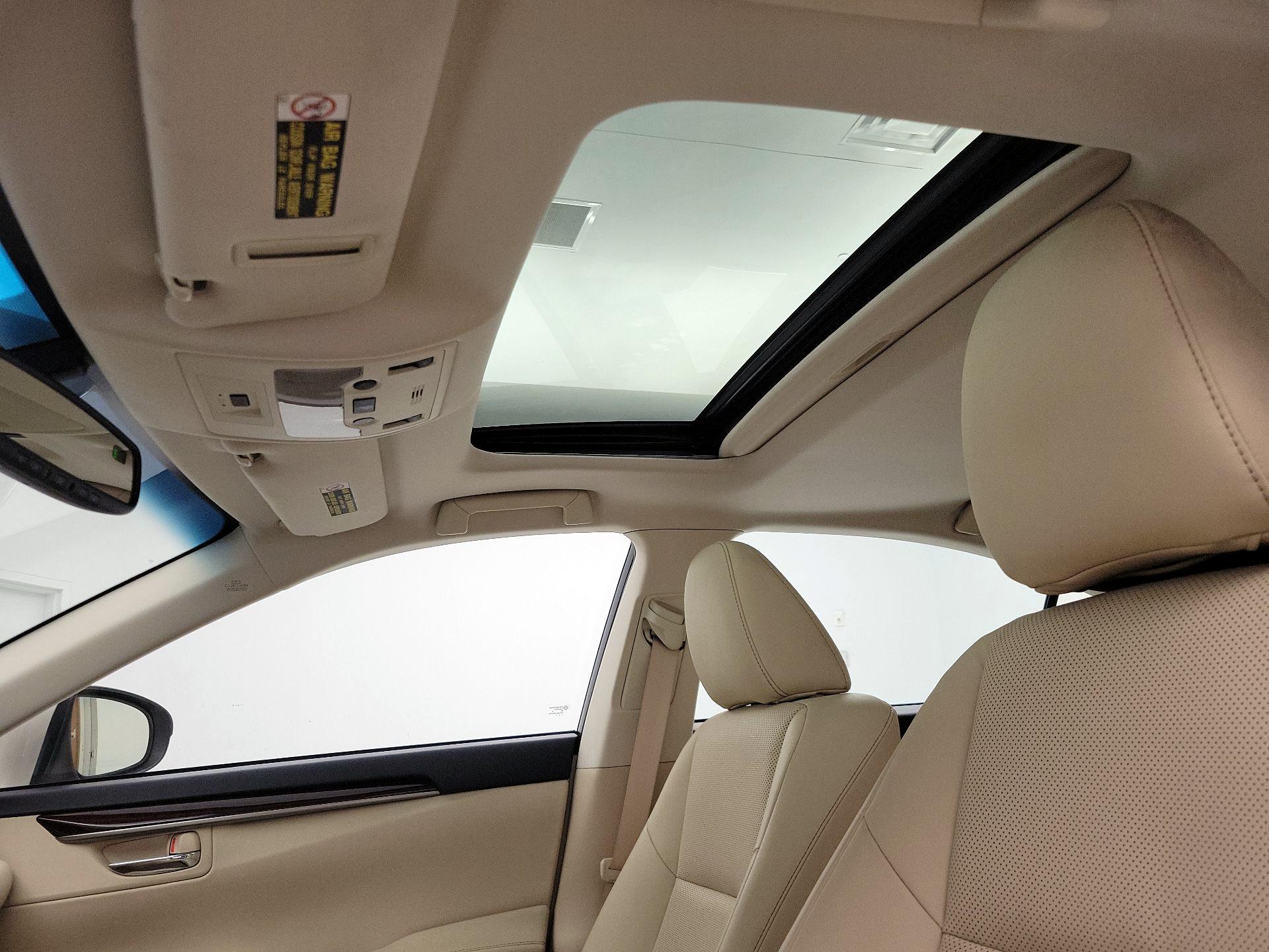 Thumbnail: 2014 Lexus ES - 19