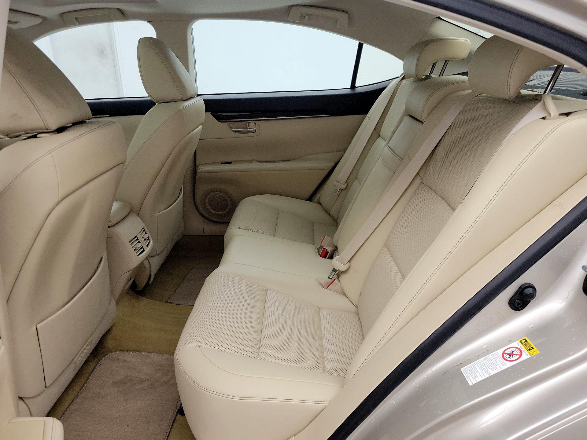 Thumbnail: 2014 Lexus ES - 20