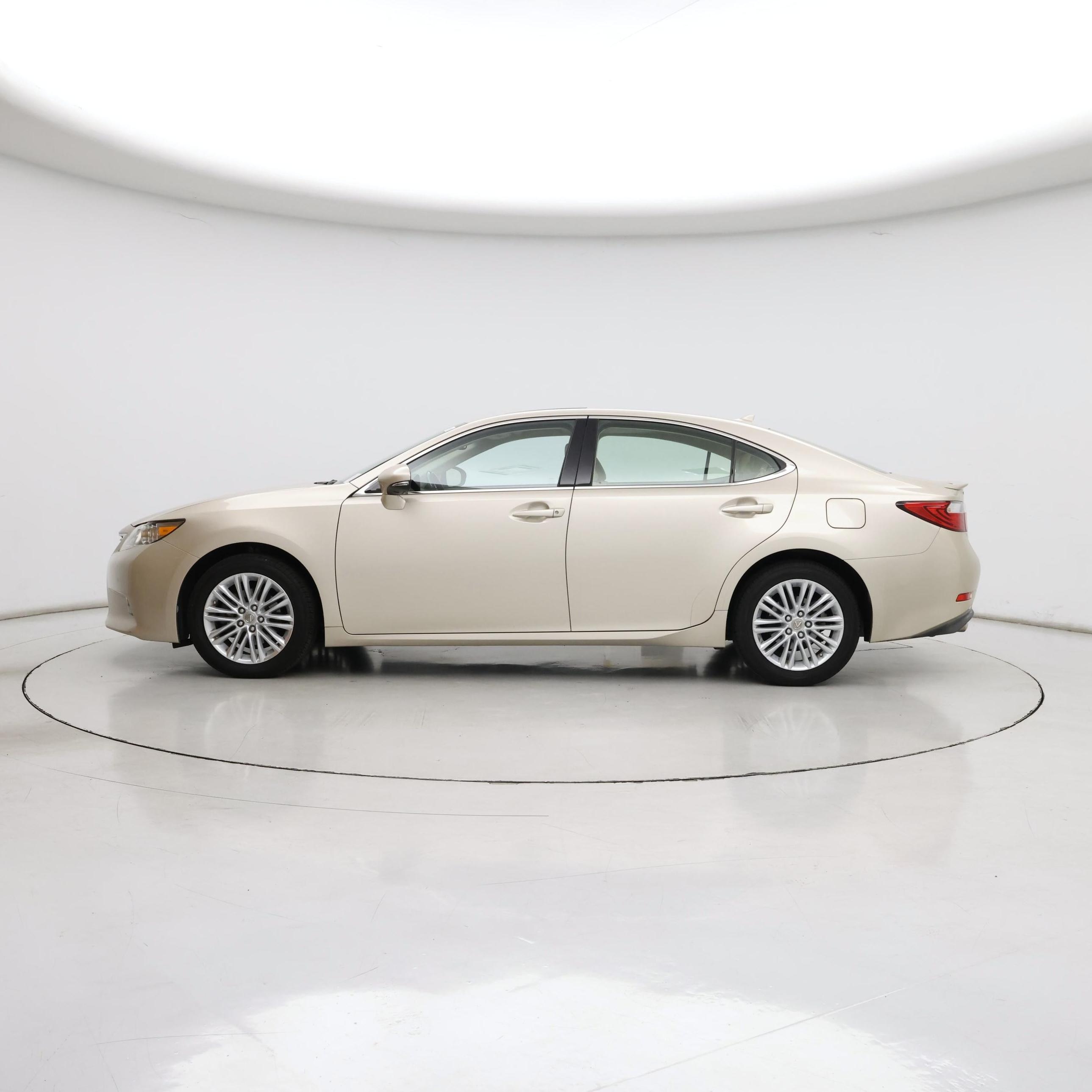 Thumbnail: 2014 Lexus ES - 3