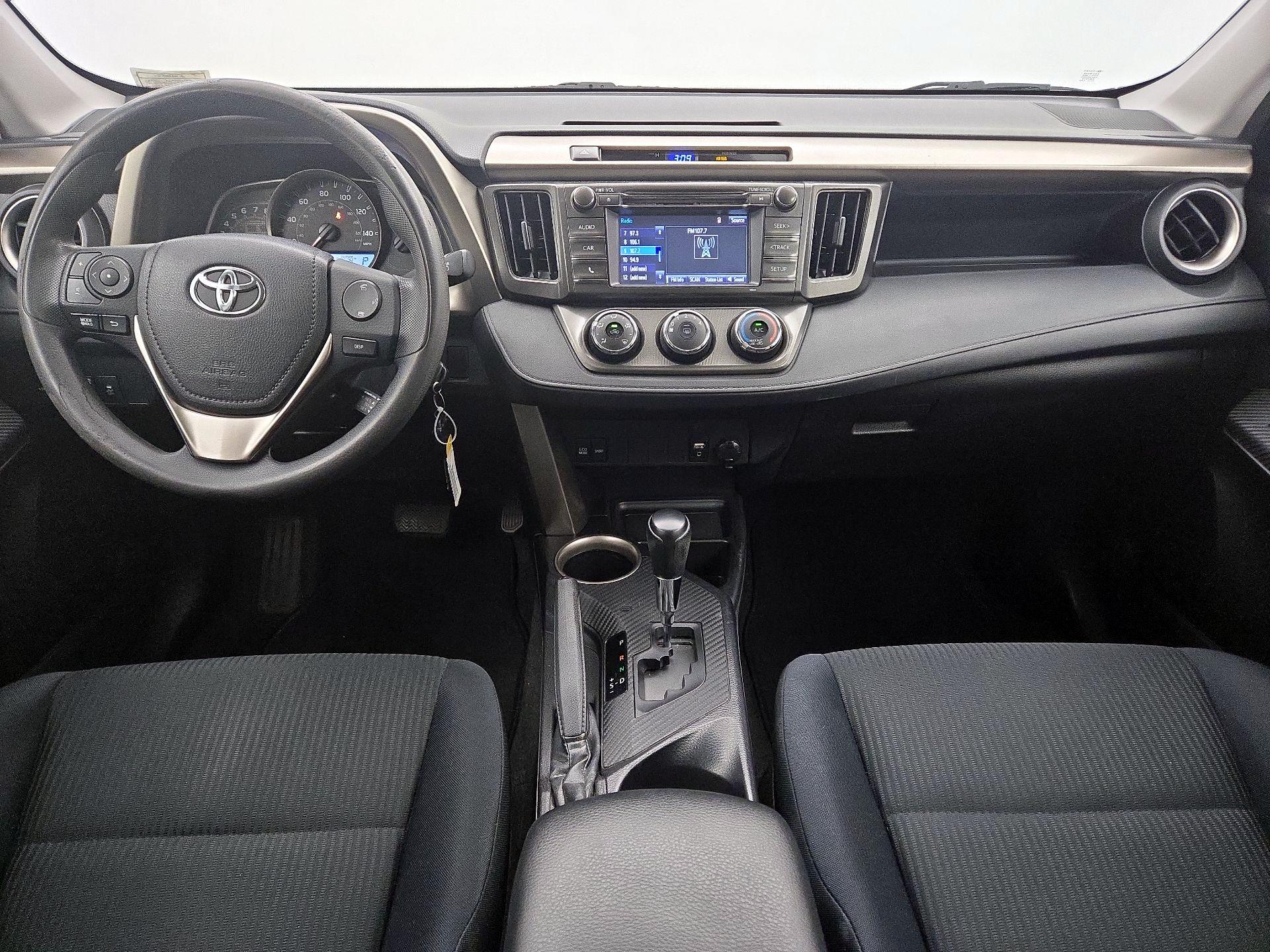 Thumbnail: 2015 Toyota RAV4 - 9