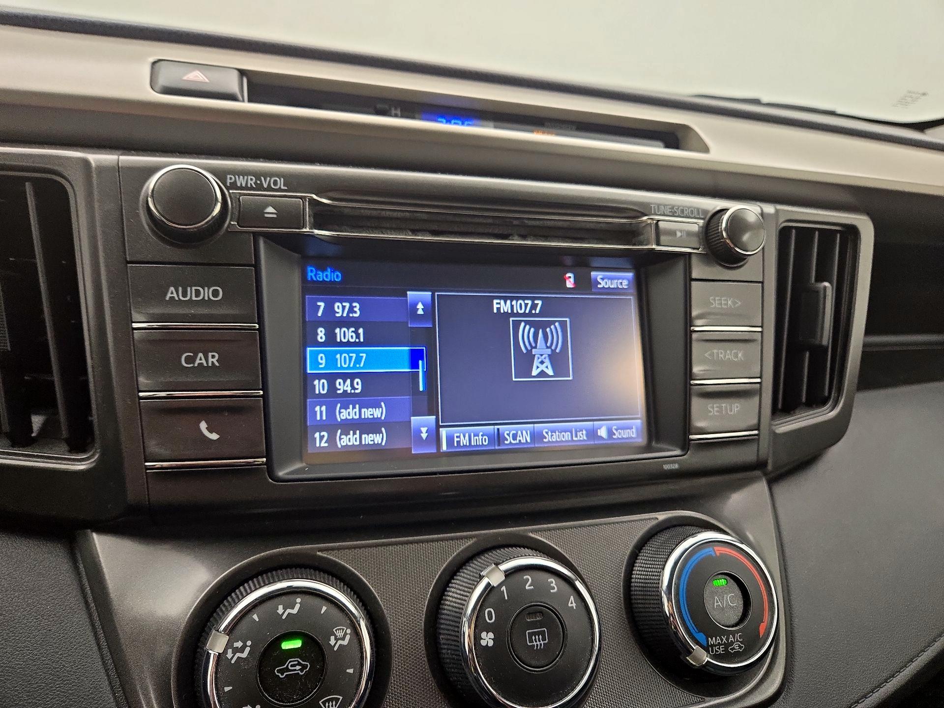 Thumbnail: 2015 Toyota RAV4 - 15